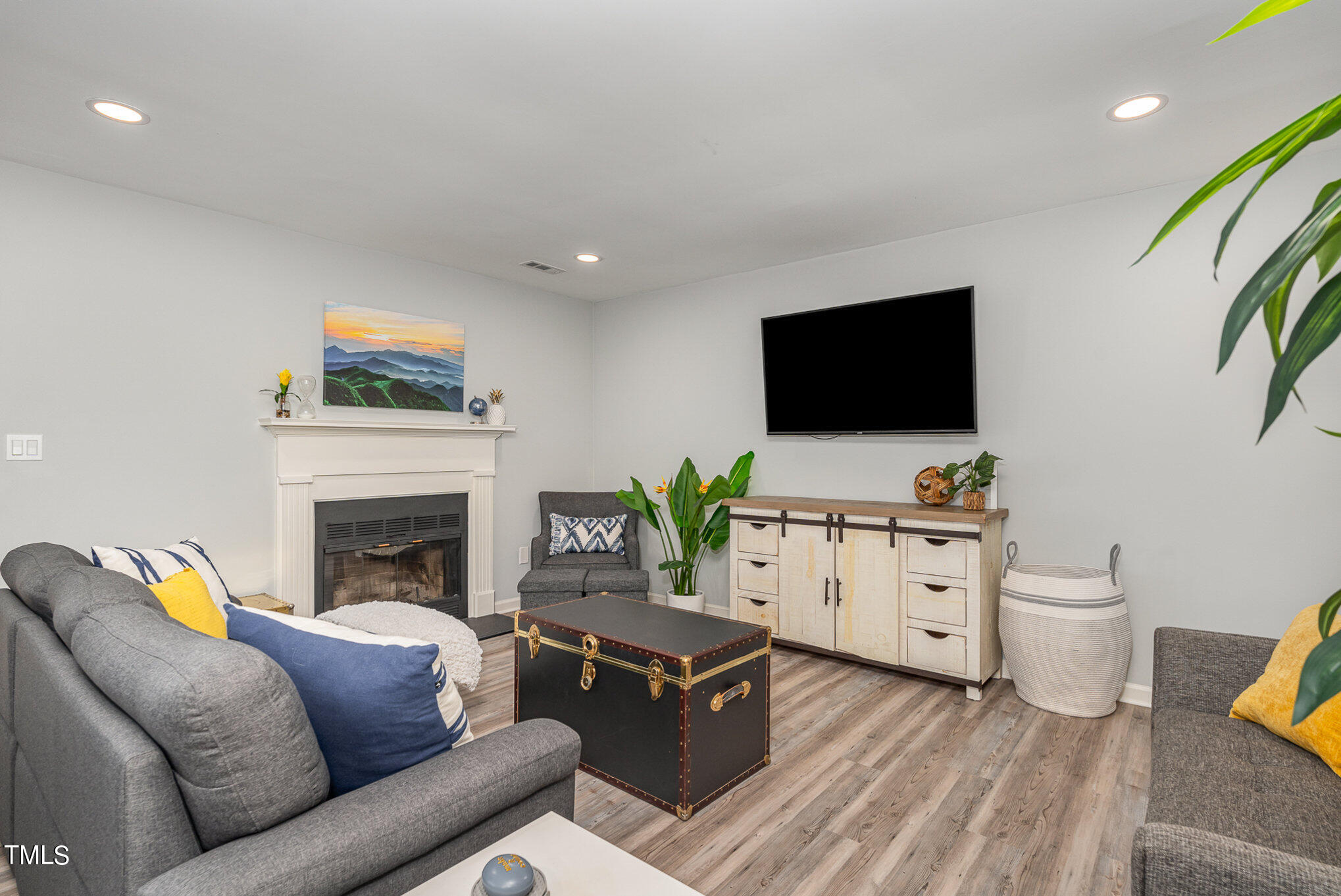 106 Weathersfield Drive