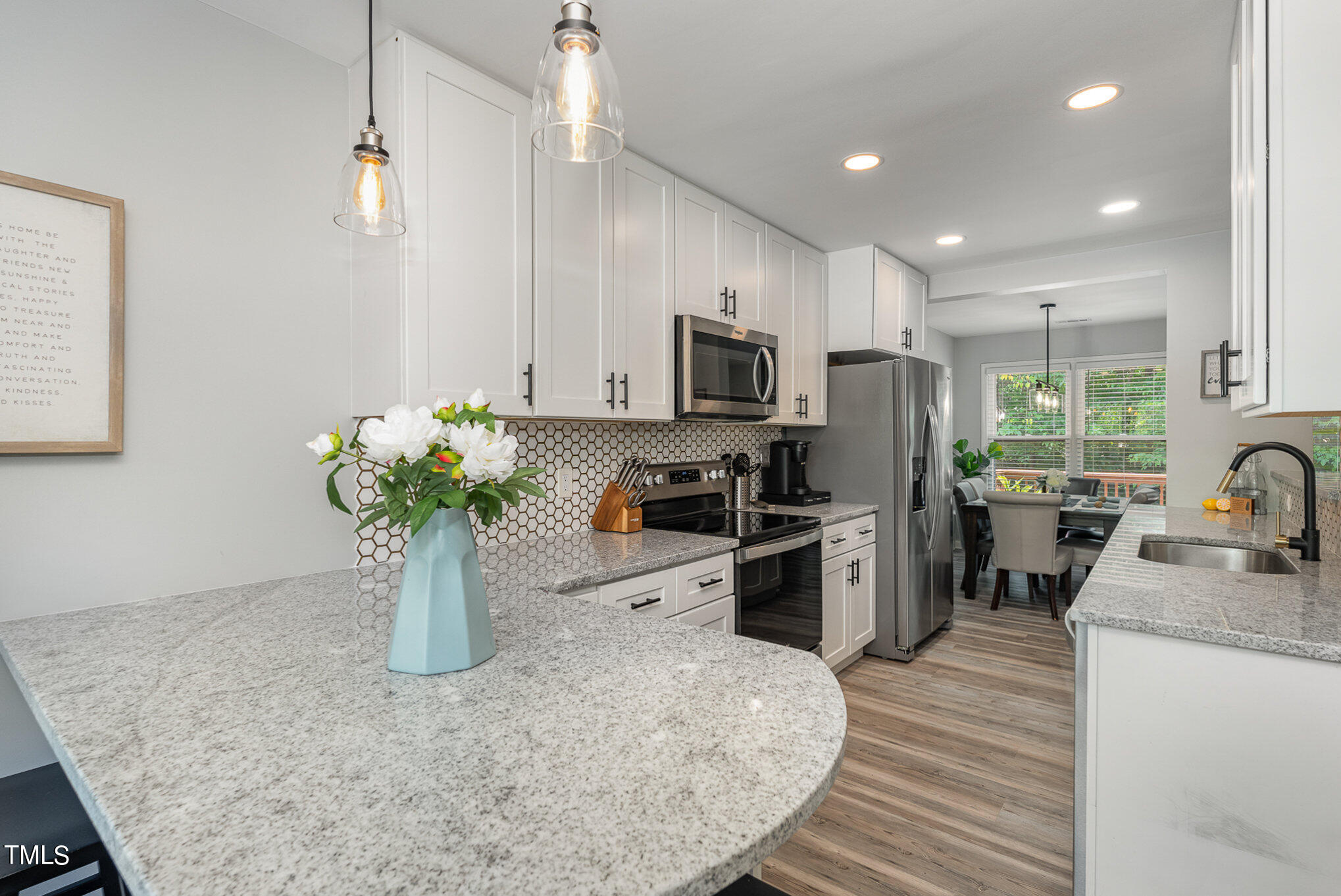 106 Weathersfield Drive