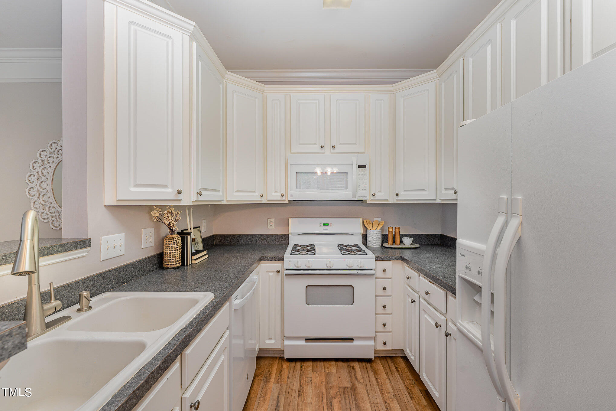 115 Windermere Drive # 403