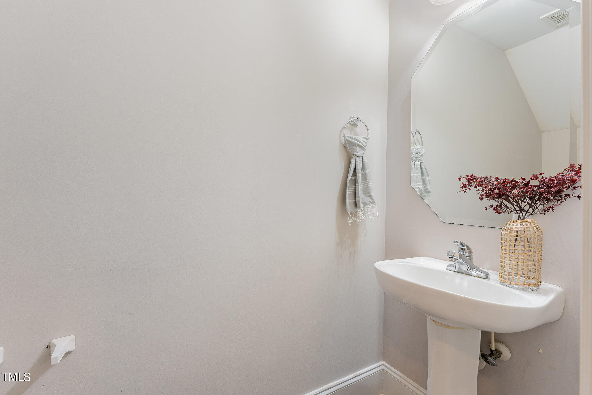 115 Windermere Drive # 403