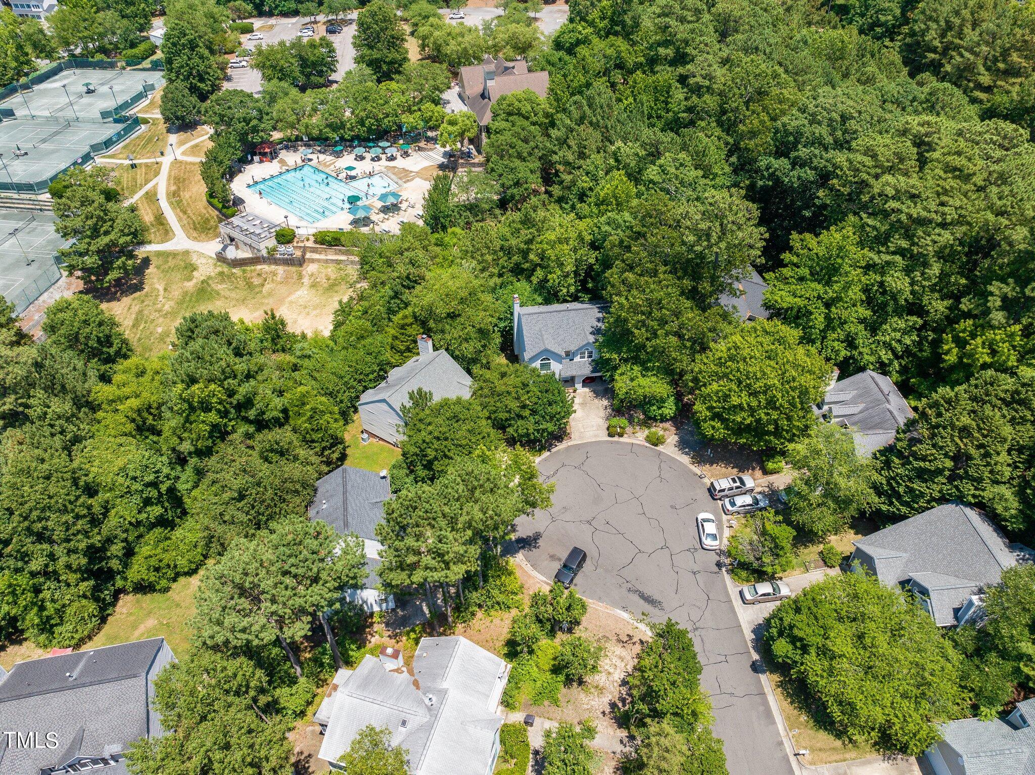 5002 Carolwood Lane