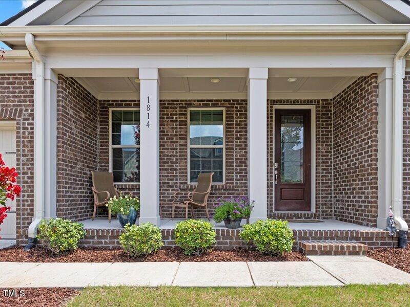1814 Capstone Dr