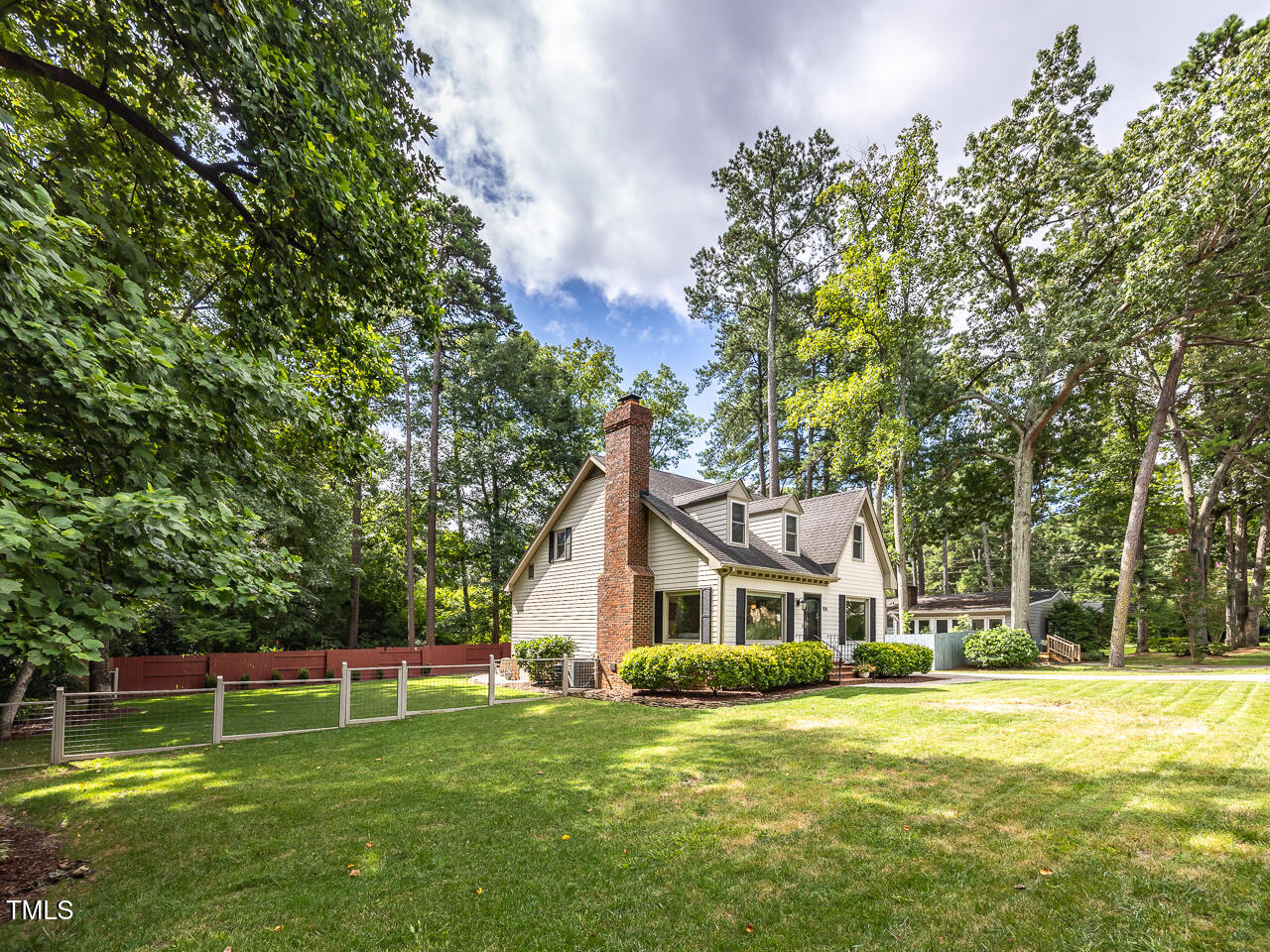 104 Pinecroft Drive