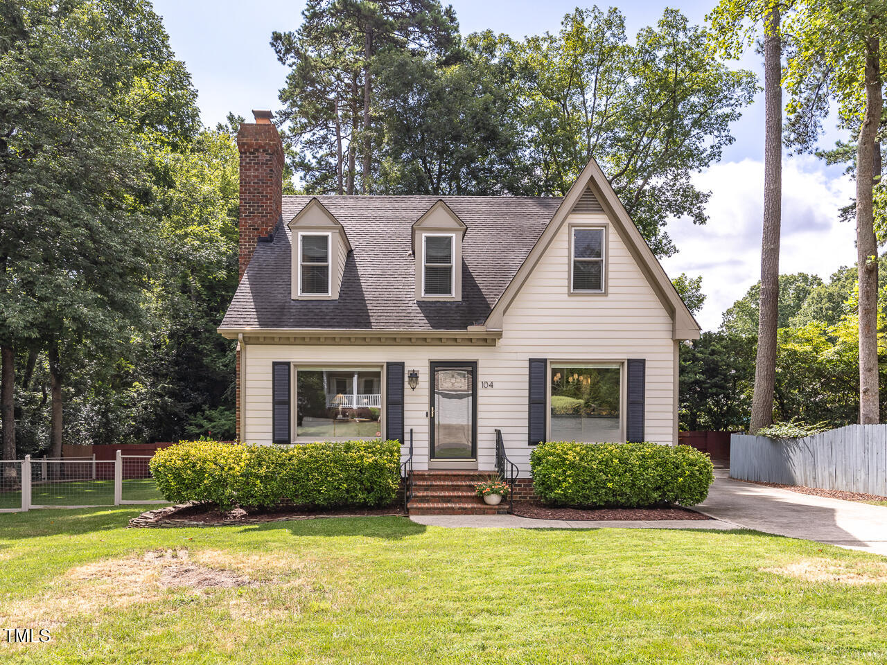 104 Pinecroft Drive