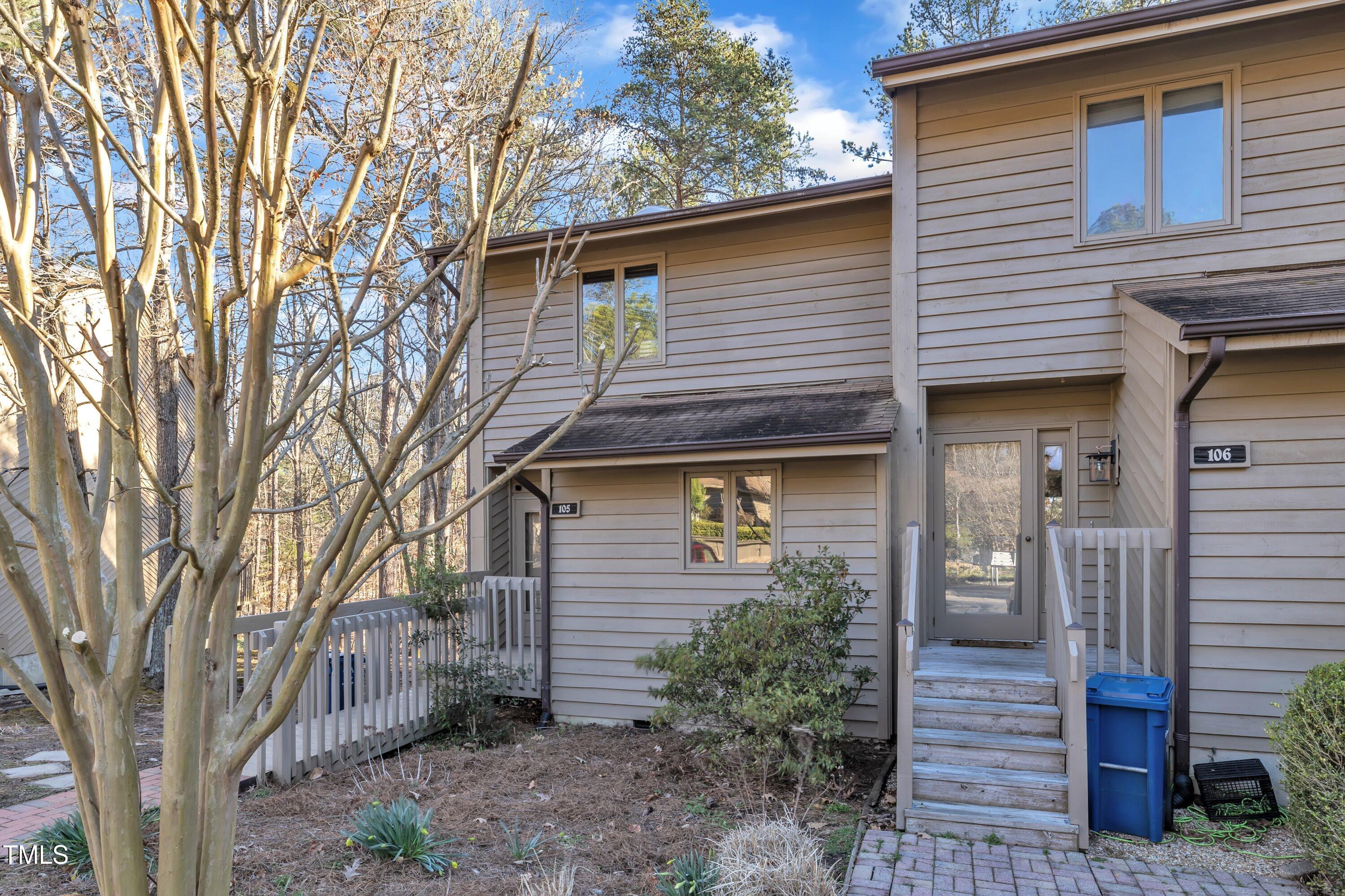 105 Twisted Oak Place