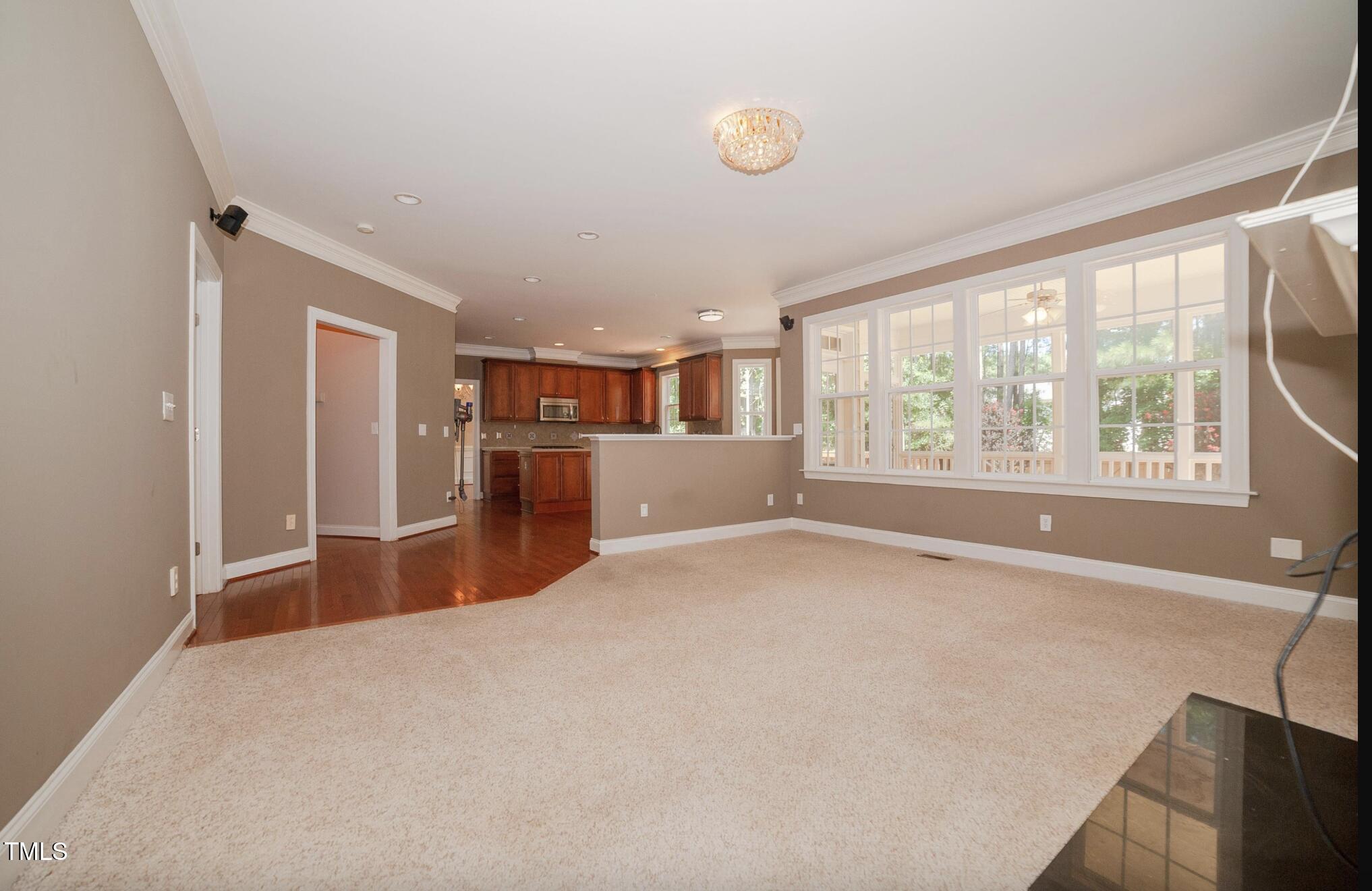400 Leacroft Way