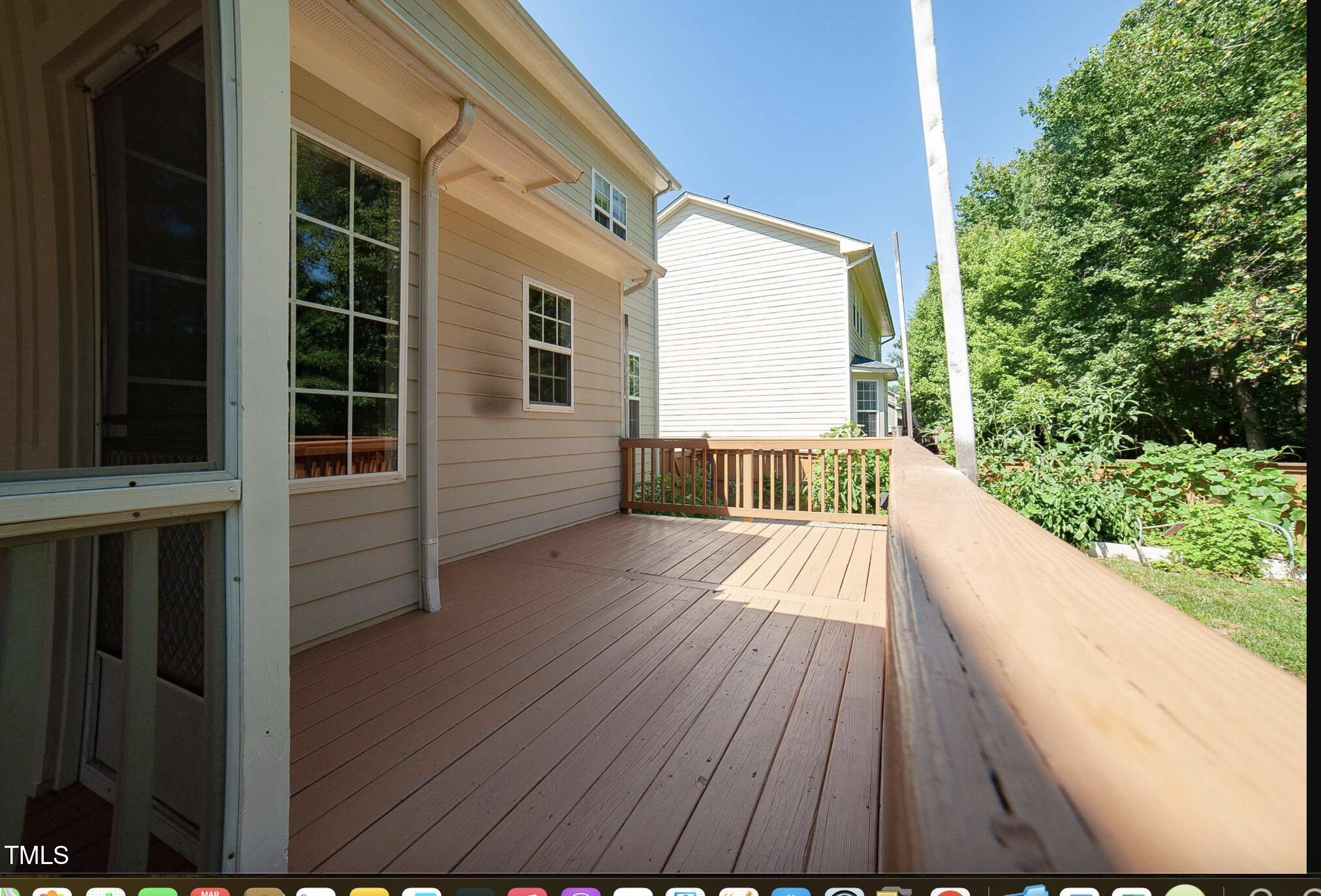 400 Leacroft Way