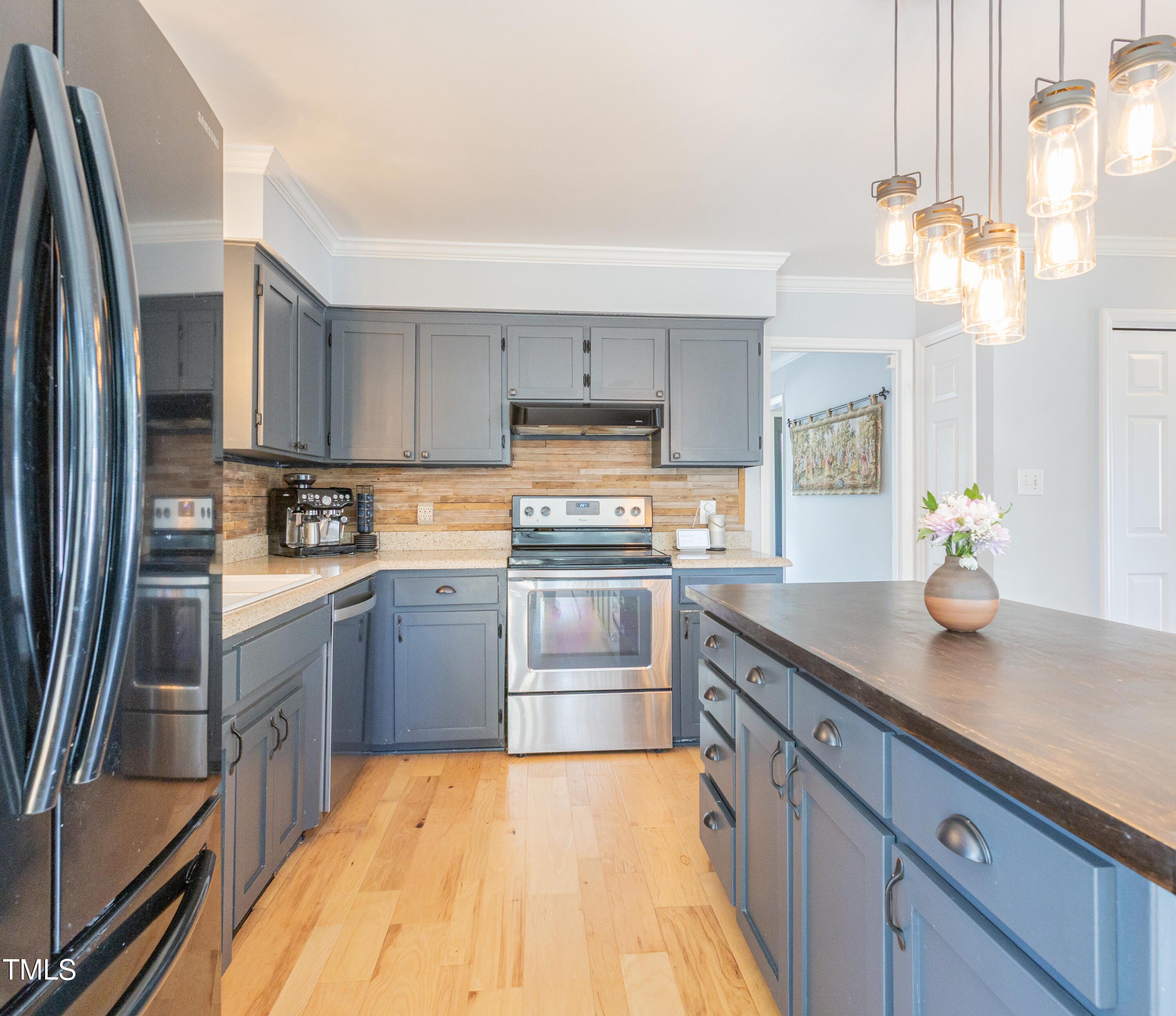 116 Lakeshore Drive