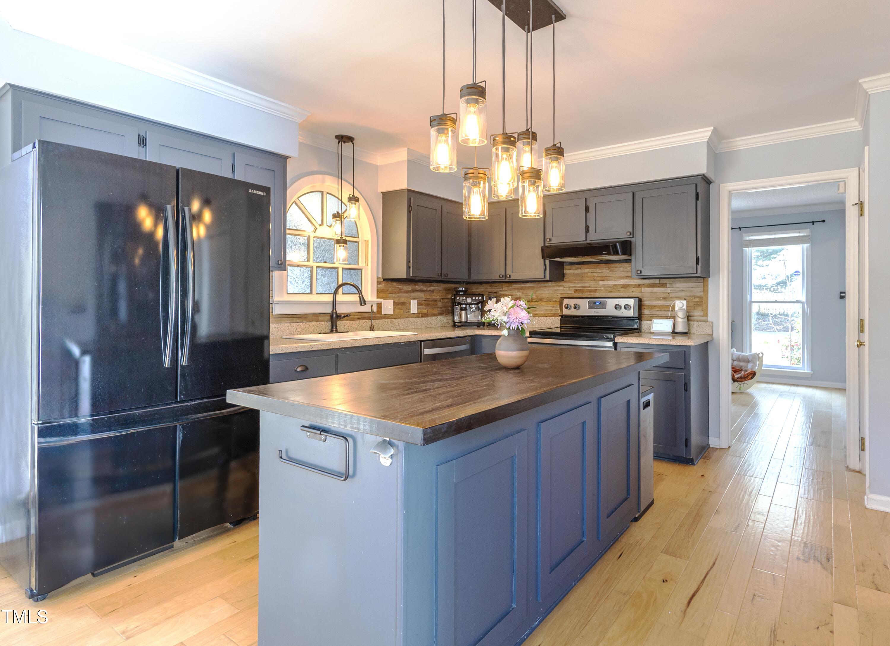 116 Lakeshore Drive