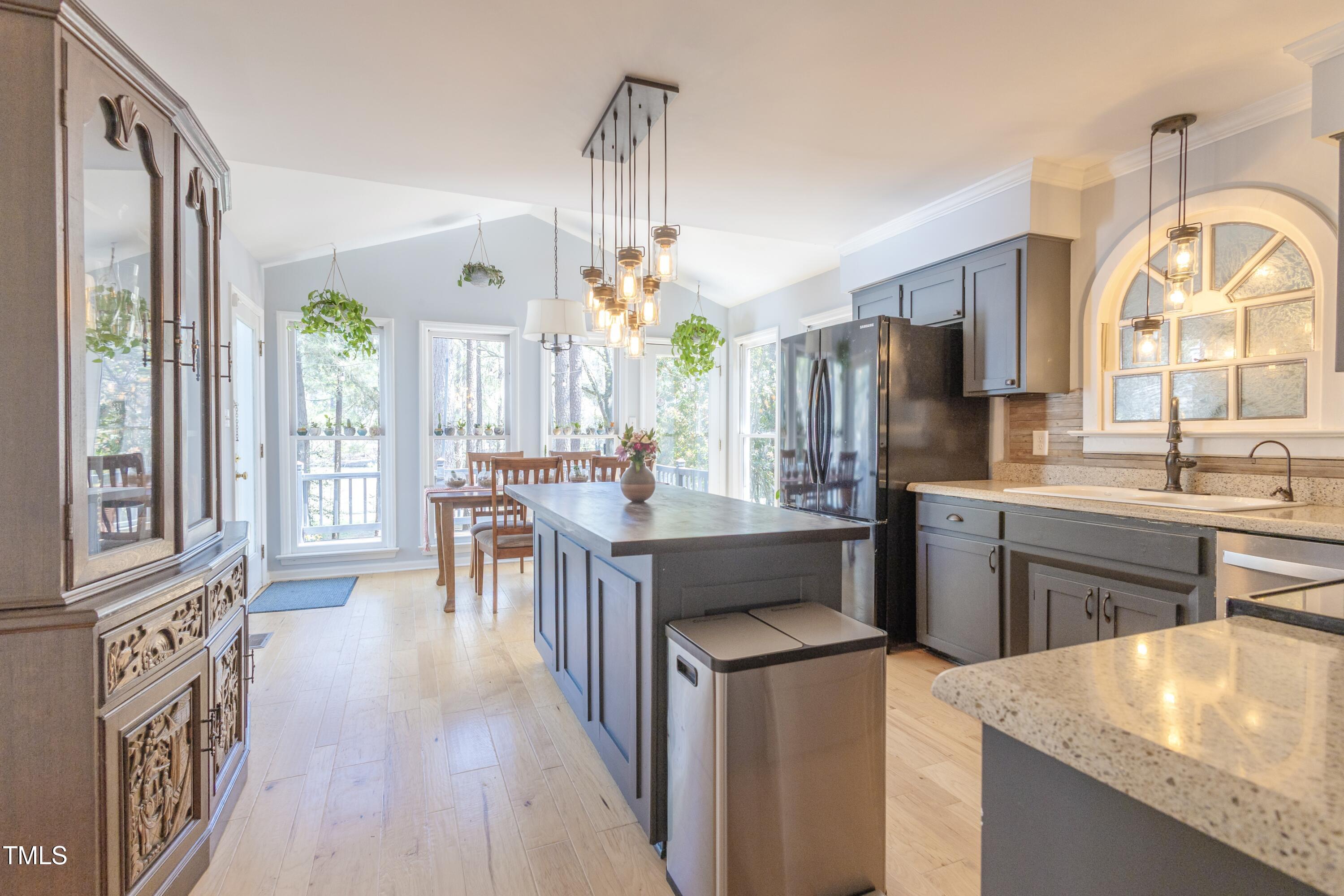 116 Lakeshore Drive