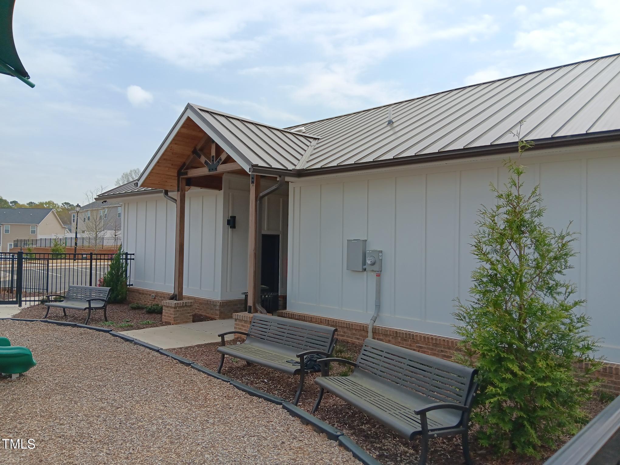 2512 Lily Drive