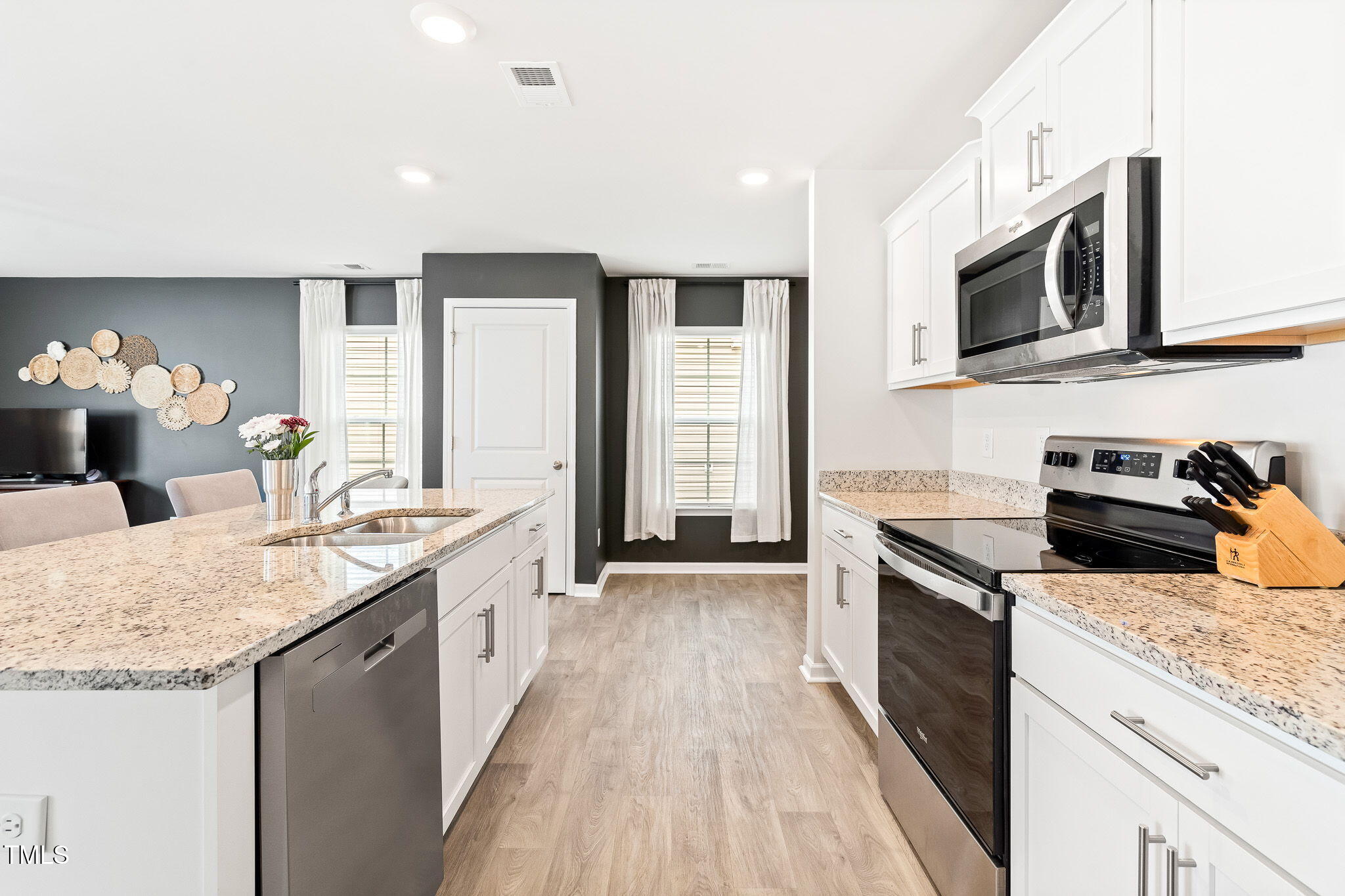 2512 Lily Drive