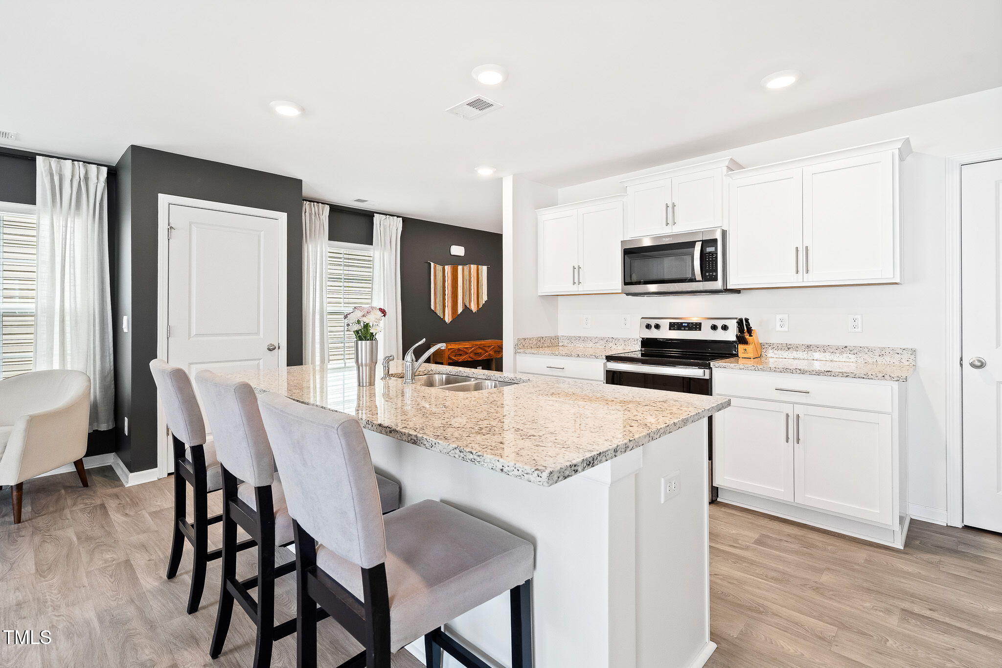 2512 Lily Drive