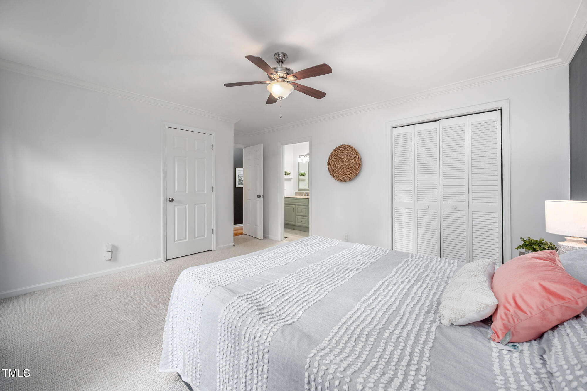 5608 Ventura Drive
