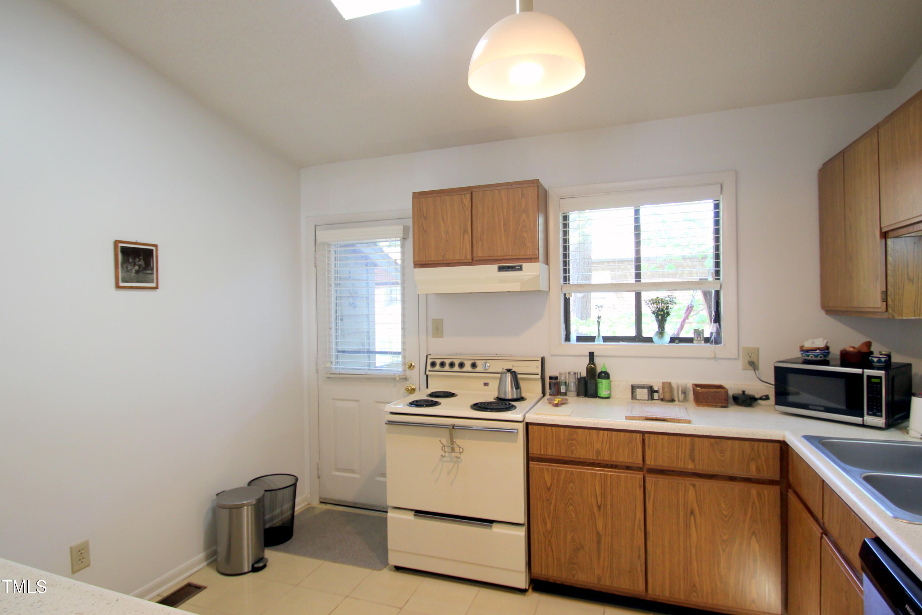 502 W Poplar Avenue # C2