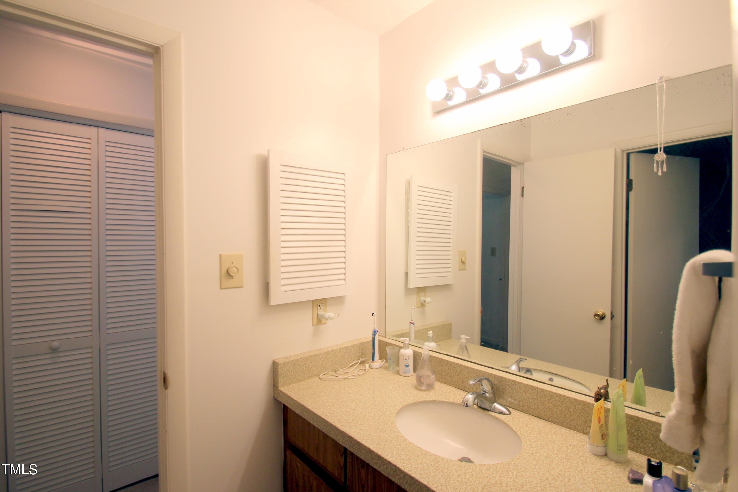 502 W Poplar Avenue # C2