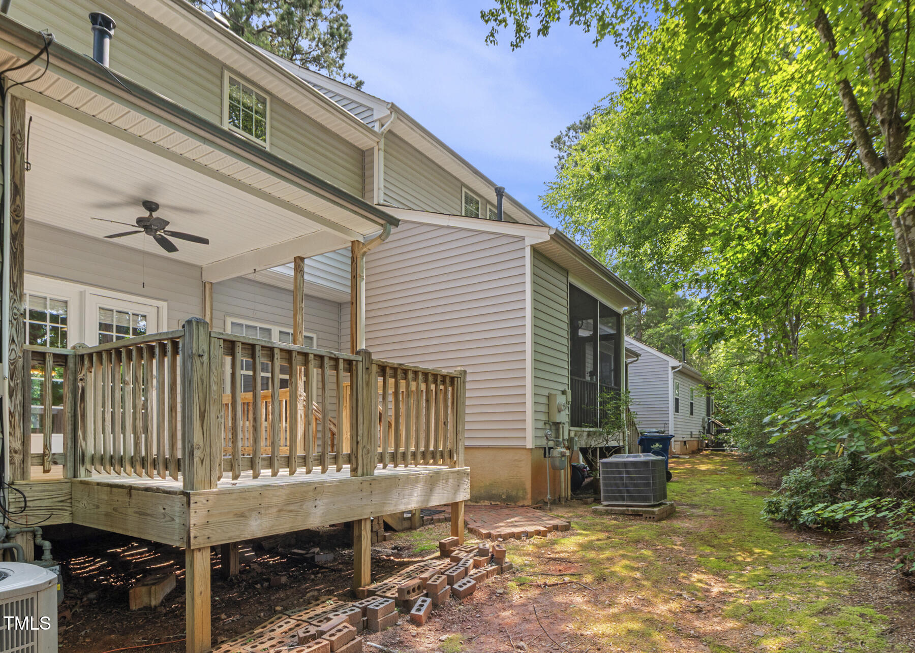 2623 Broad Oaks Place