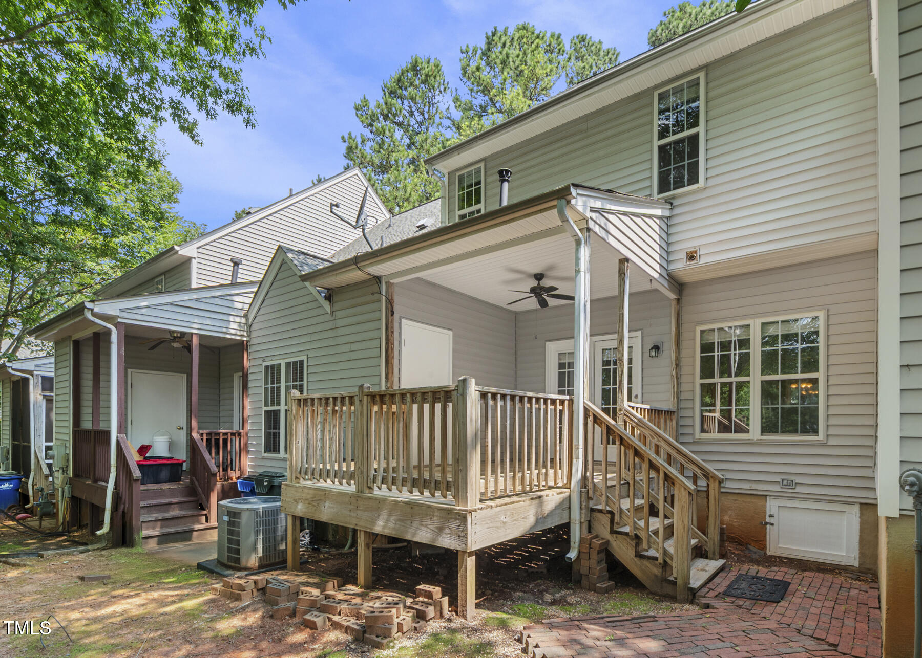 2623 Broad Oaks Place