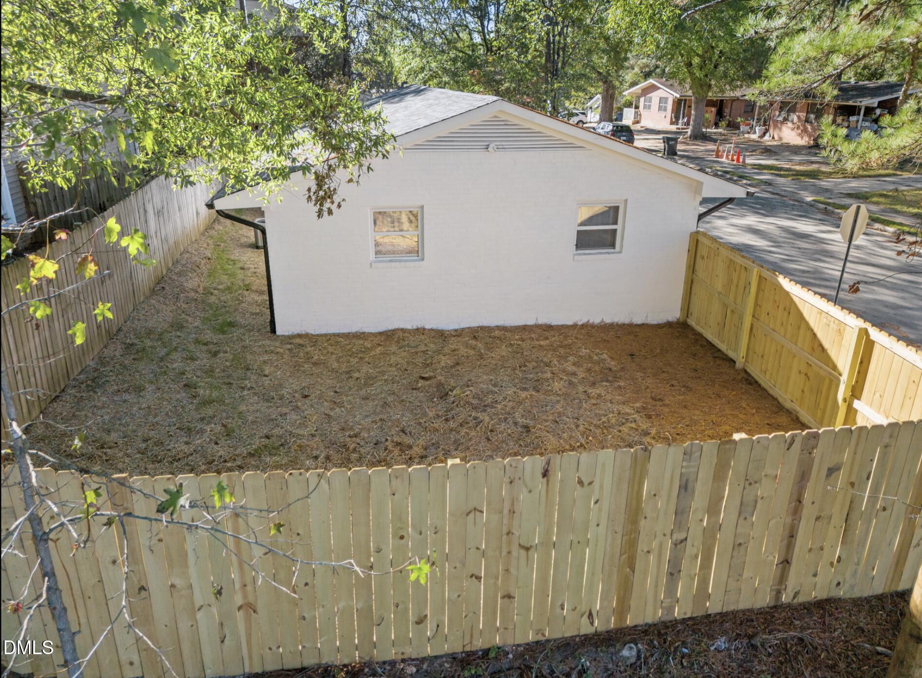 1107 N Hyde Park Avenue