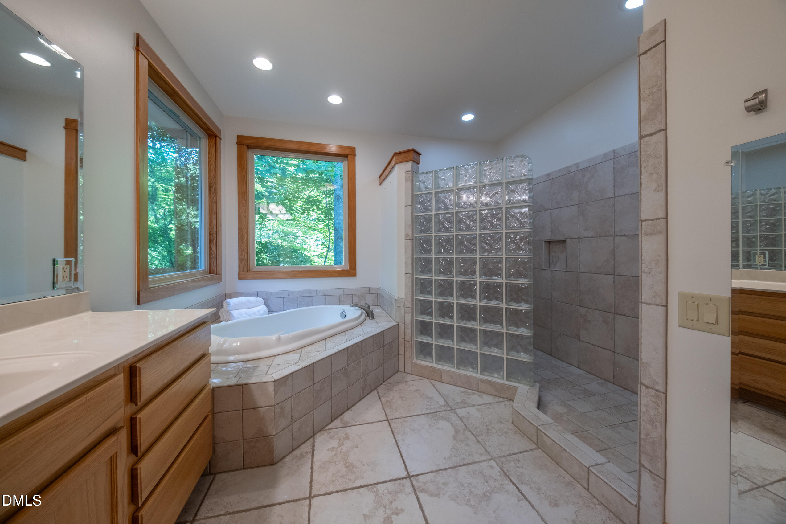 2390 Lamont Norwood Road