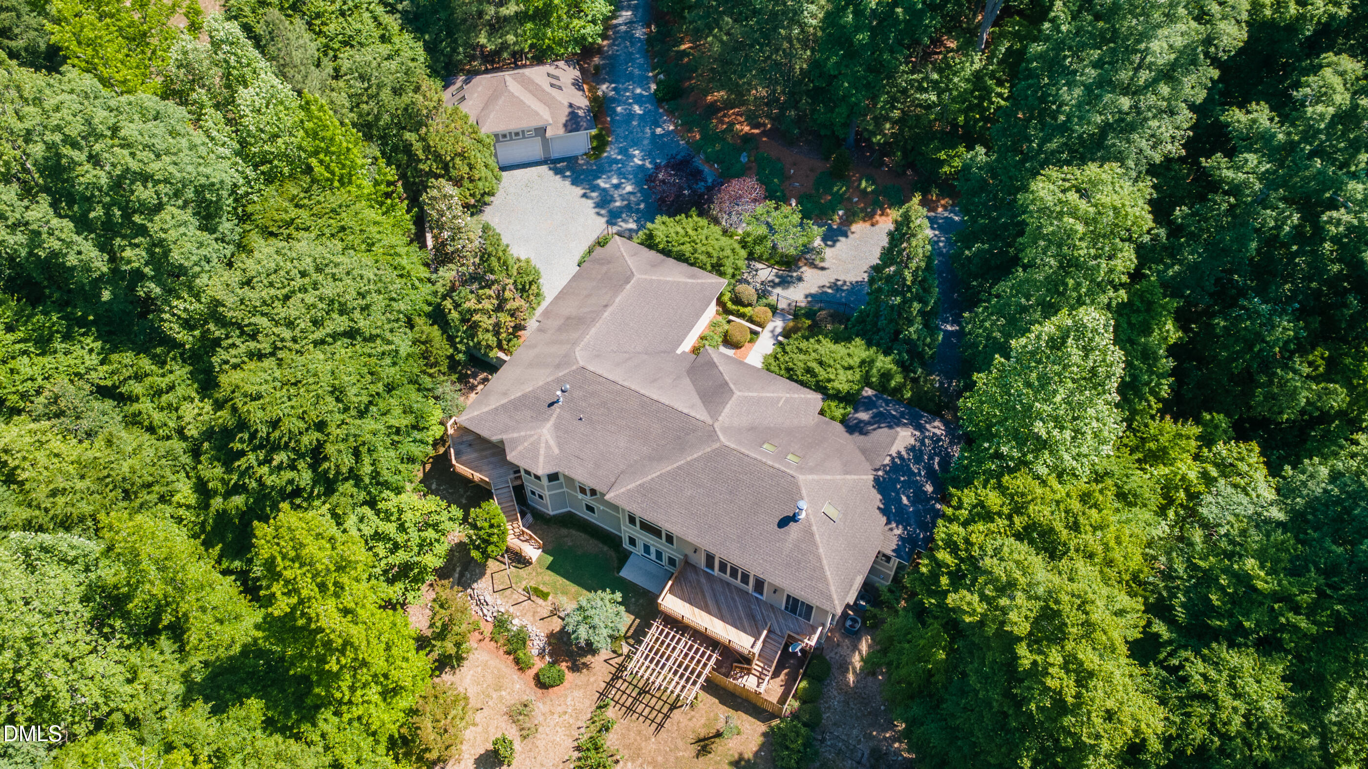 2390 Lamont Norwood Road