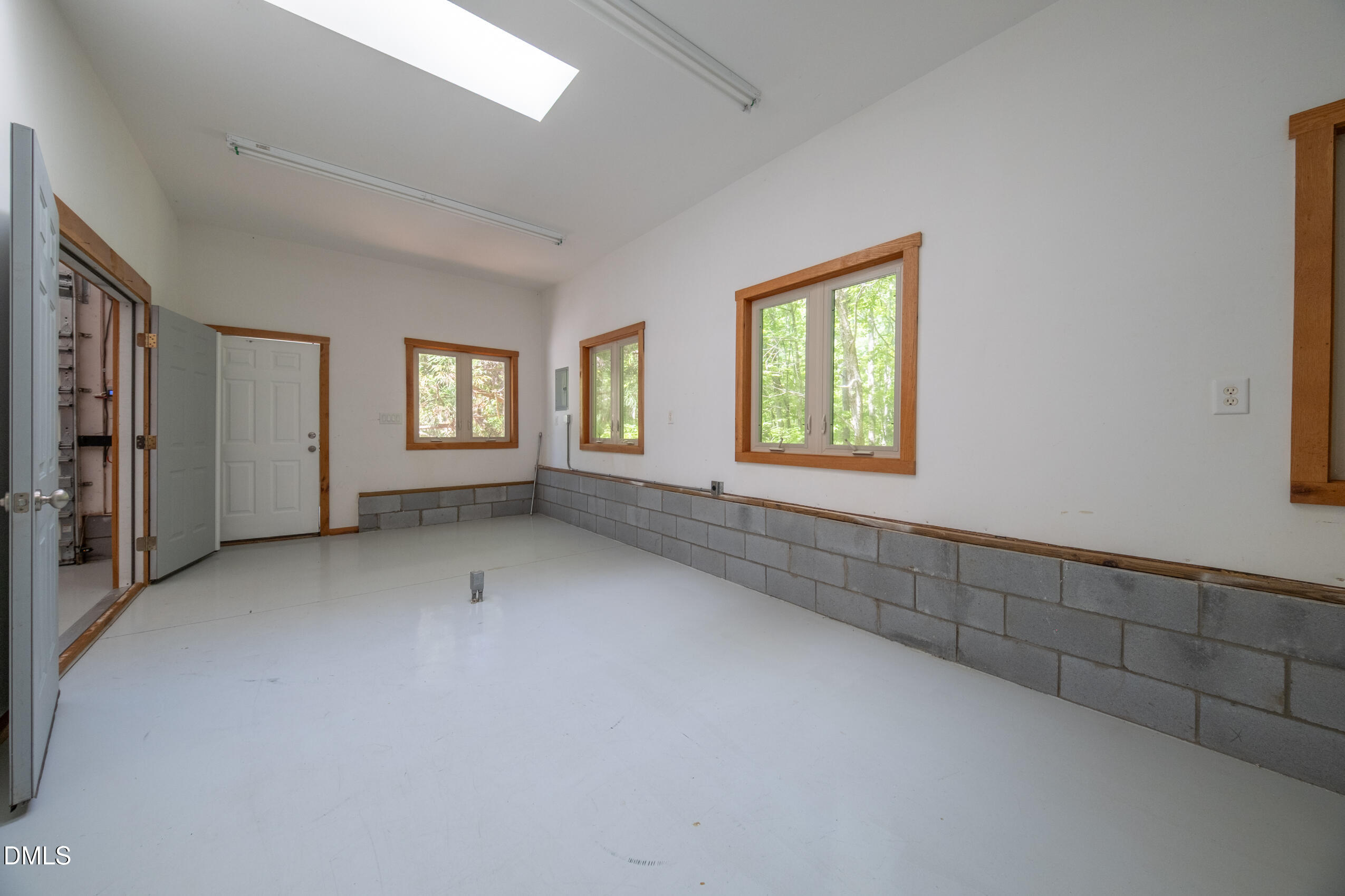 2390 Lamont Norwood Road