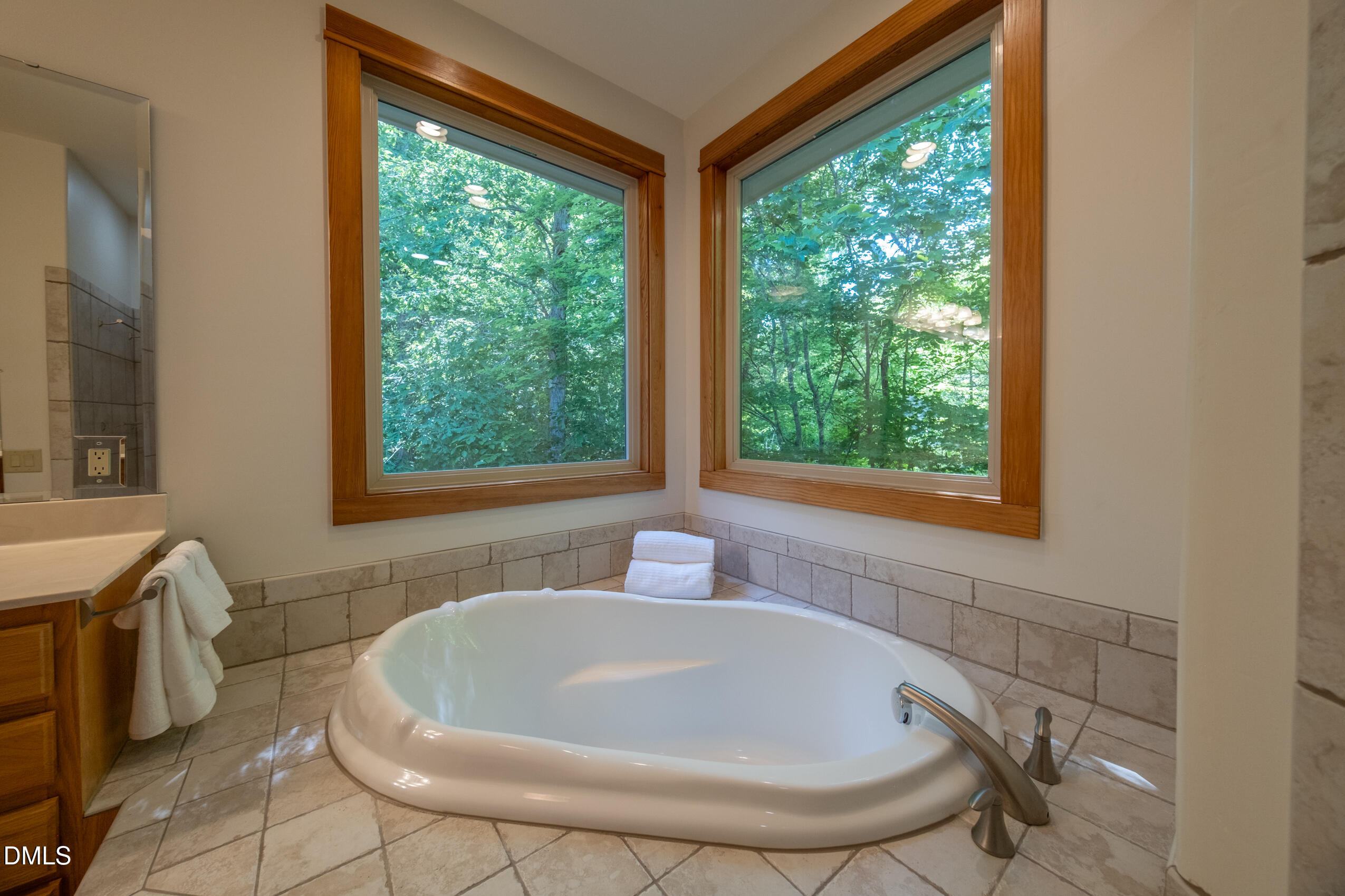 2390 Lamont Norwood Road
