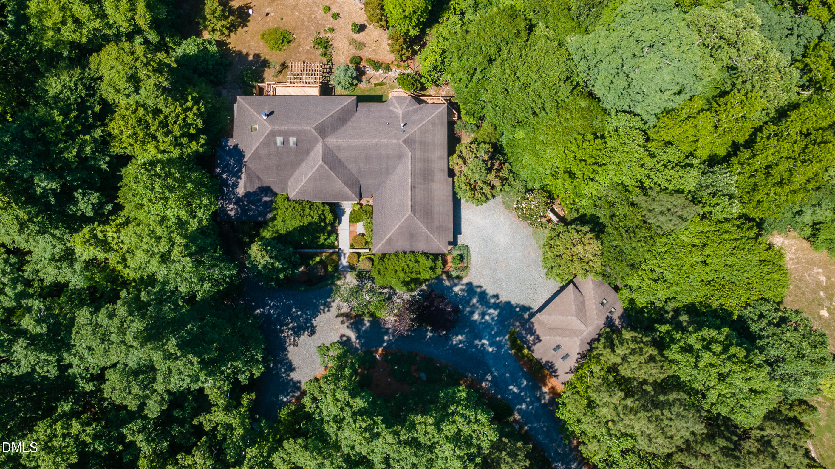 2390 Lamont Norwood Road