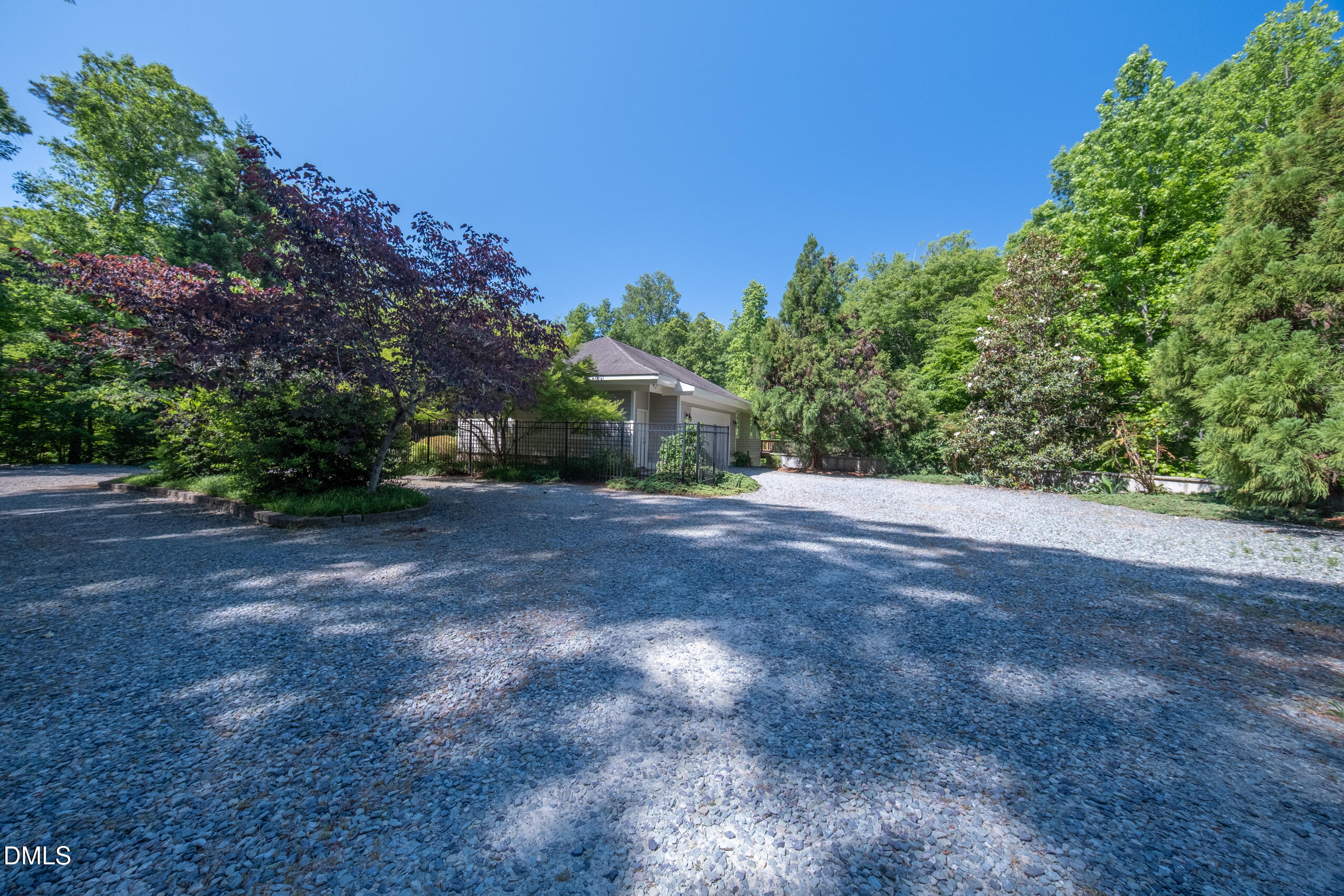 2390 Lamont Norwood Road
