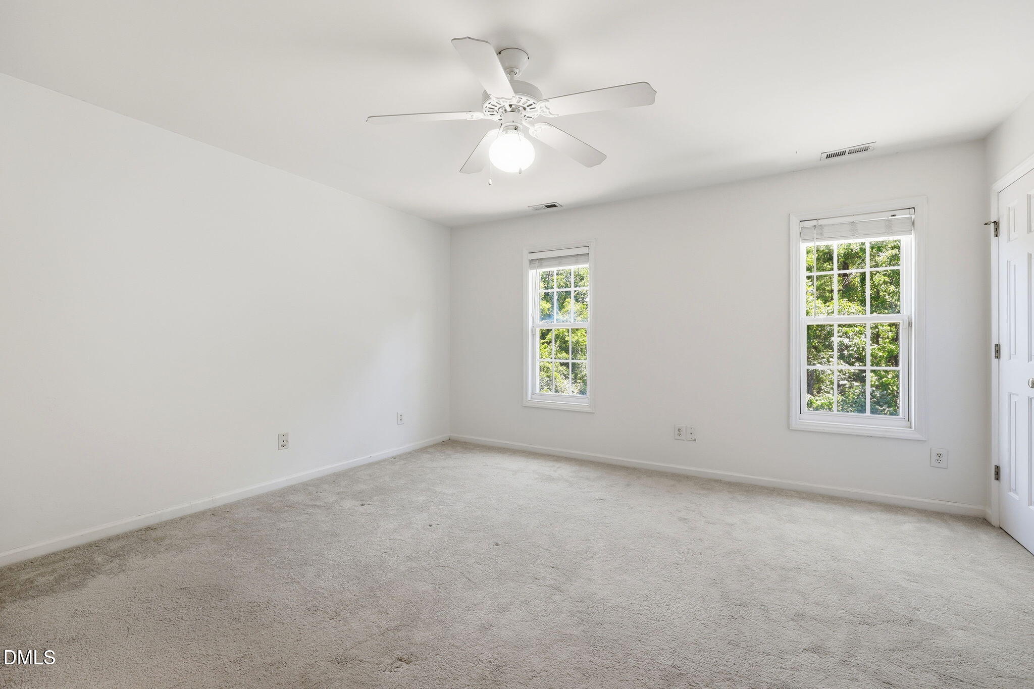 11 Signet Drive