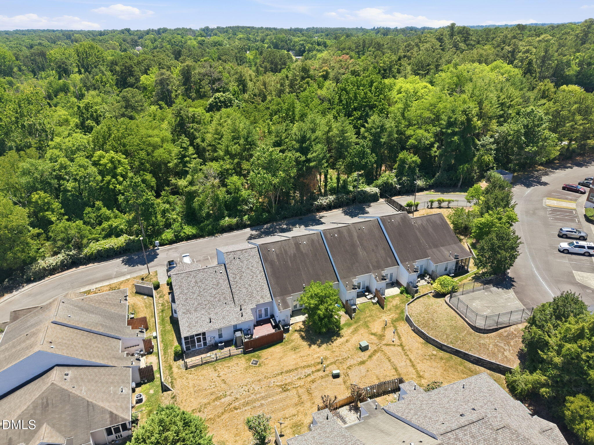 11 Signet Drive