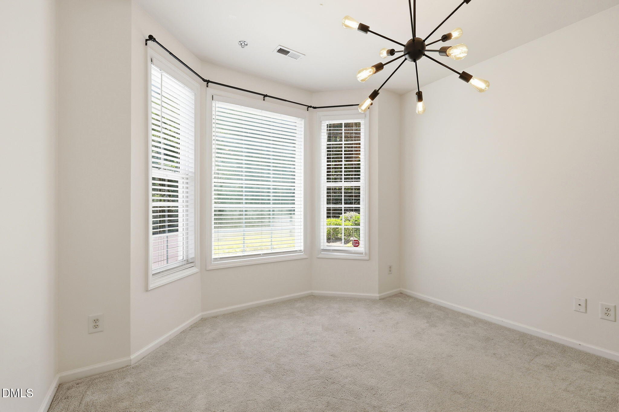11 Signet Drive