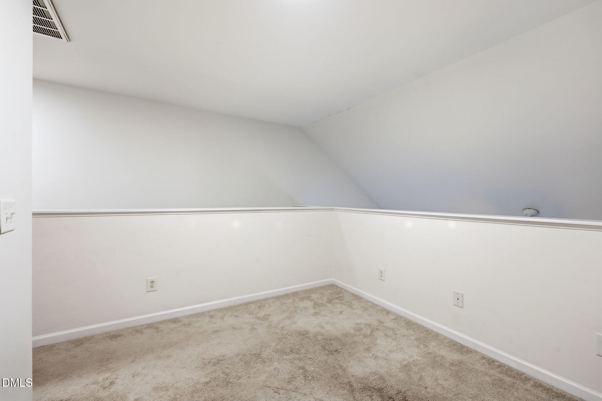 11 Signet Drive
