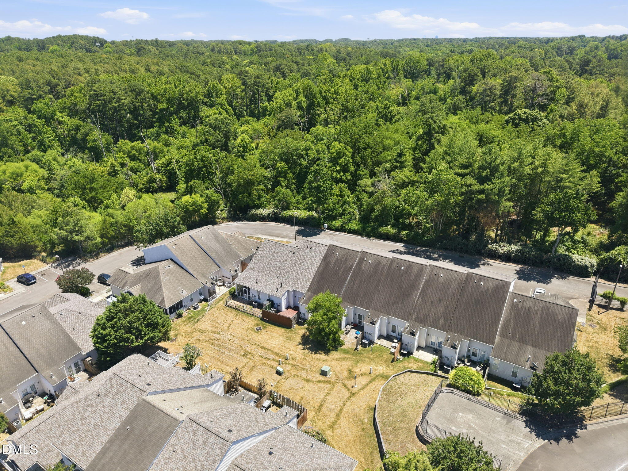11 Signet Drive