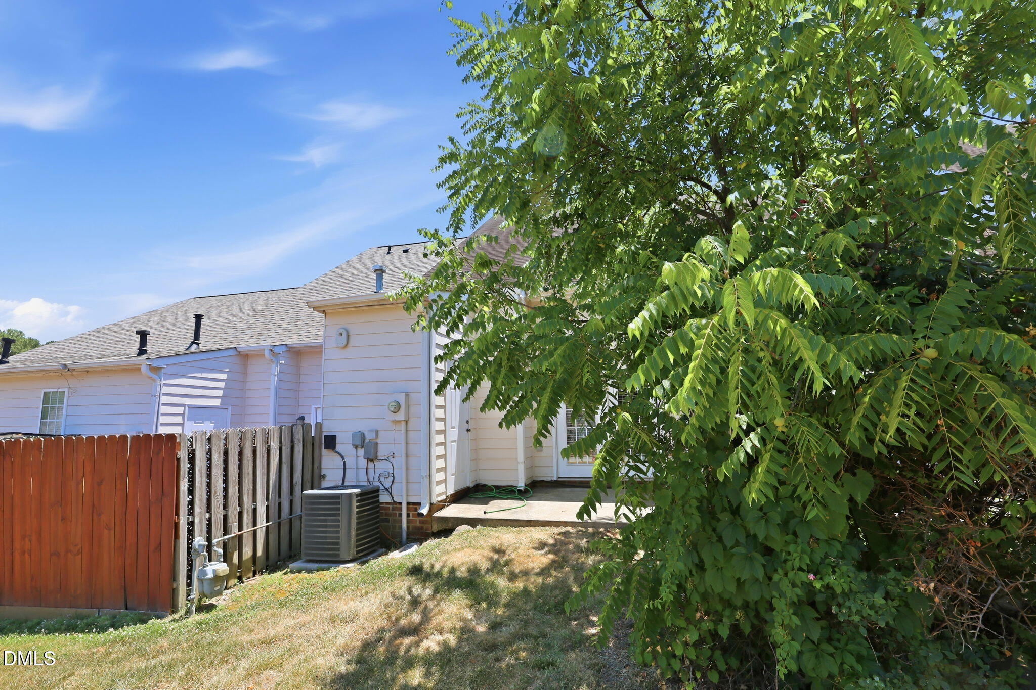 11 Signet Drive
