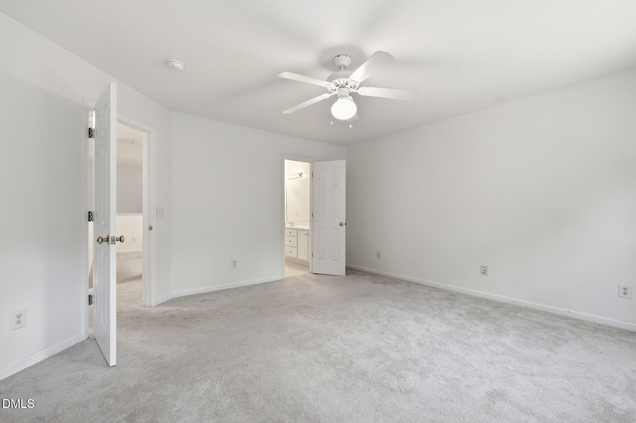 11 Signet Drive