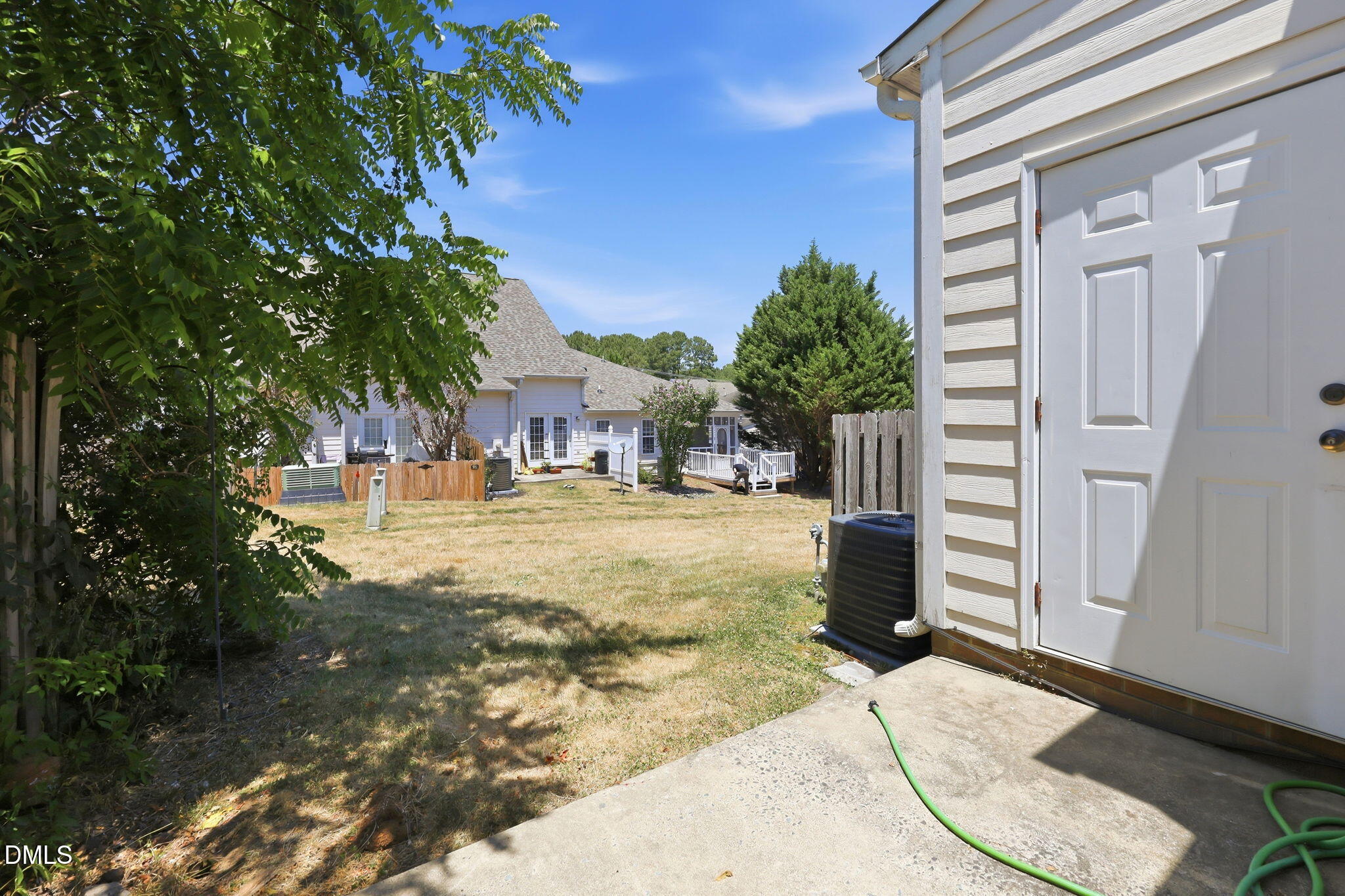 11 Signet Drive