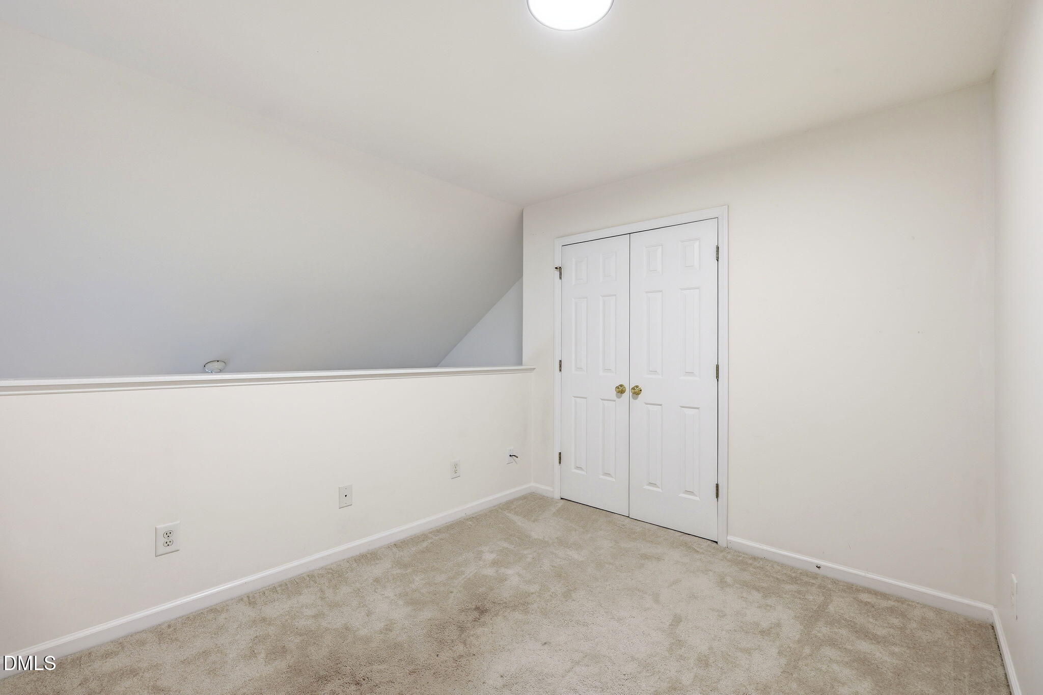 11 Signet Drive