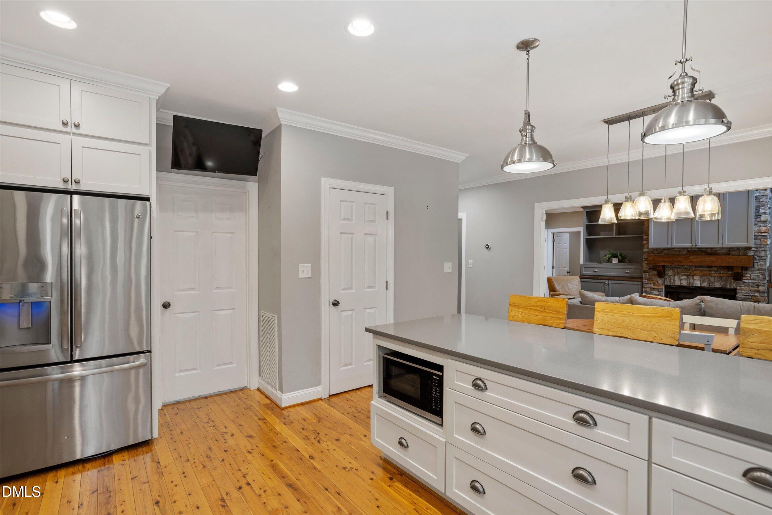 303 Bowen Road