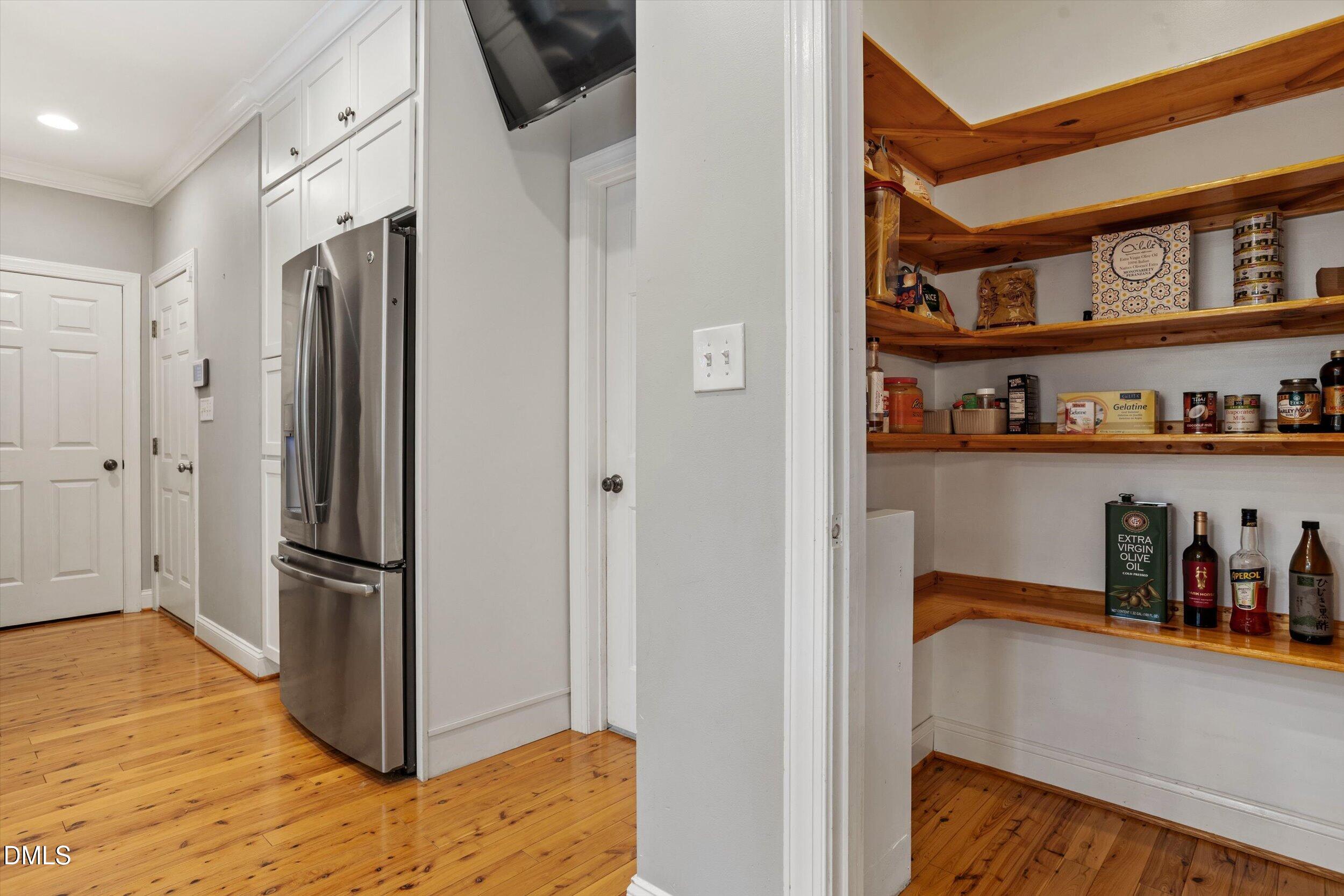 303 Bowen Road