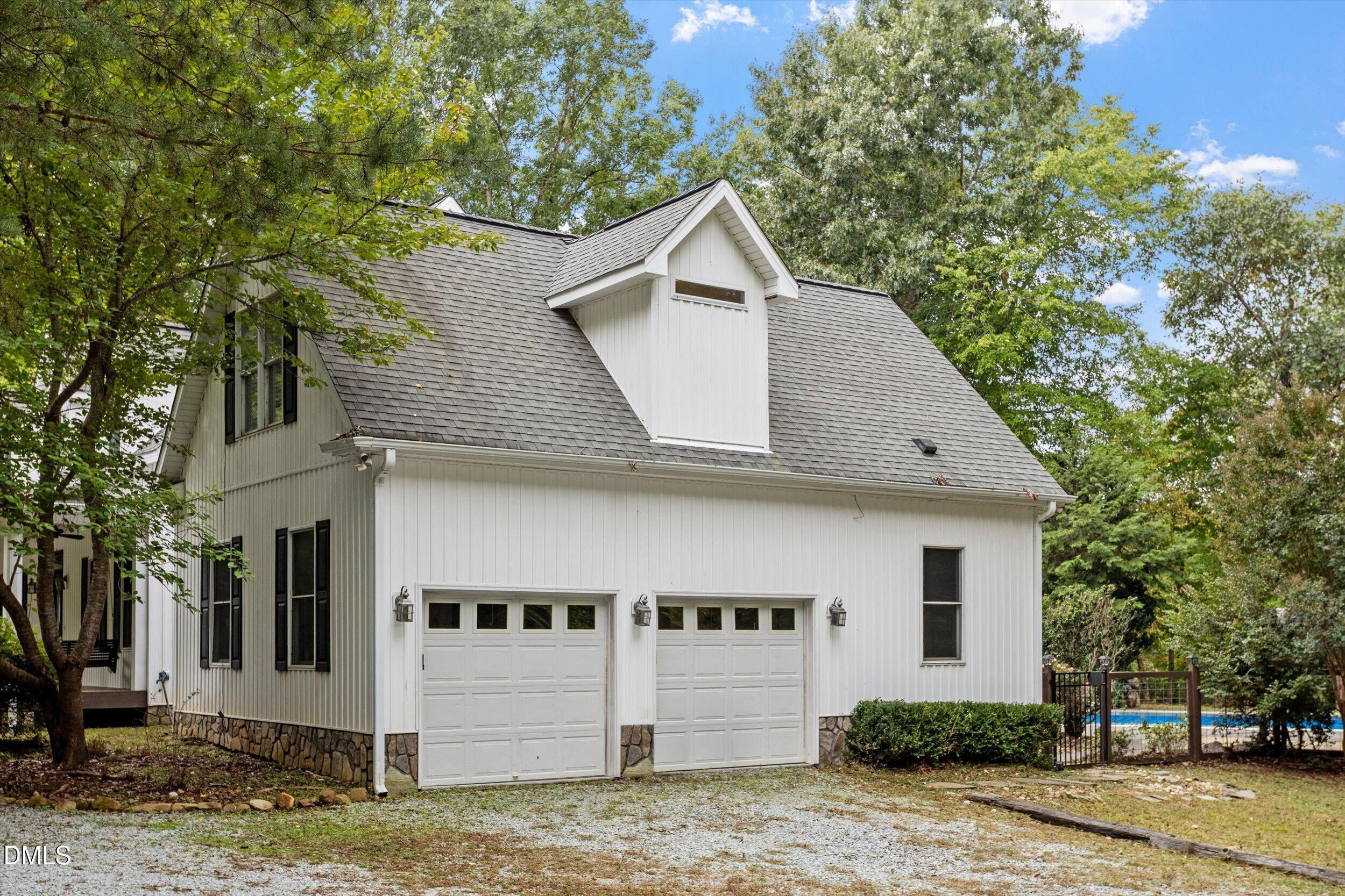 303 Bowen Road