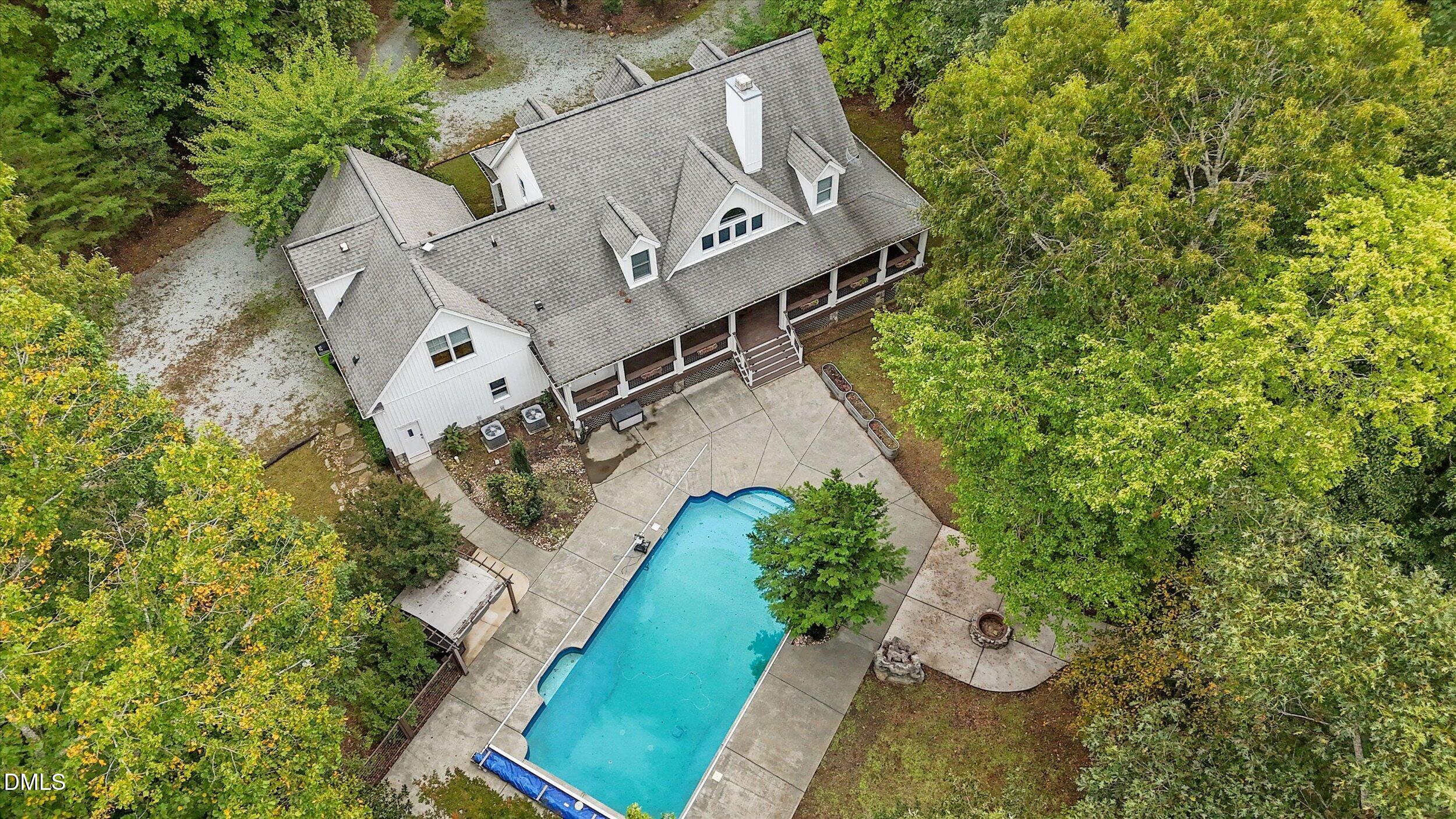 303 Bowen Road