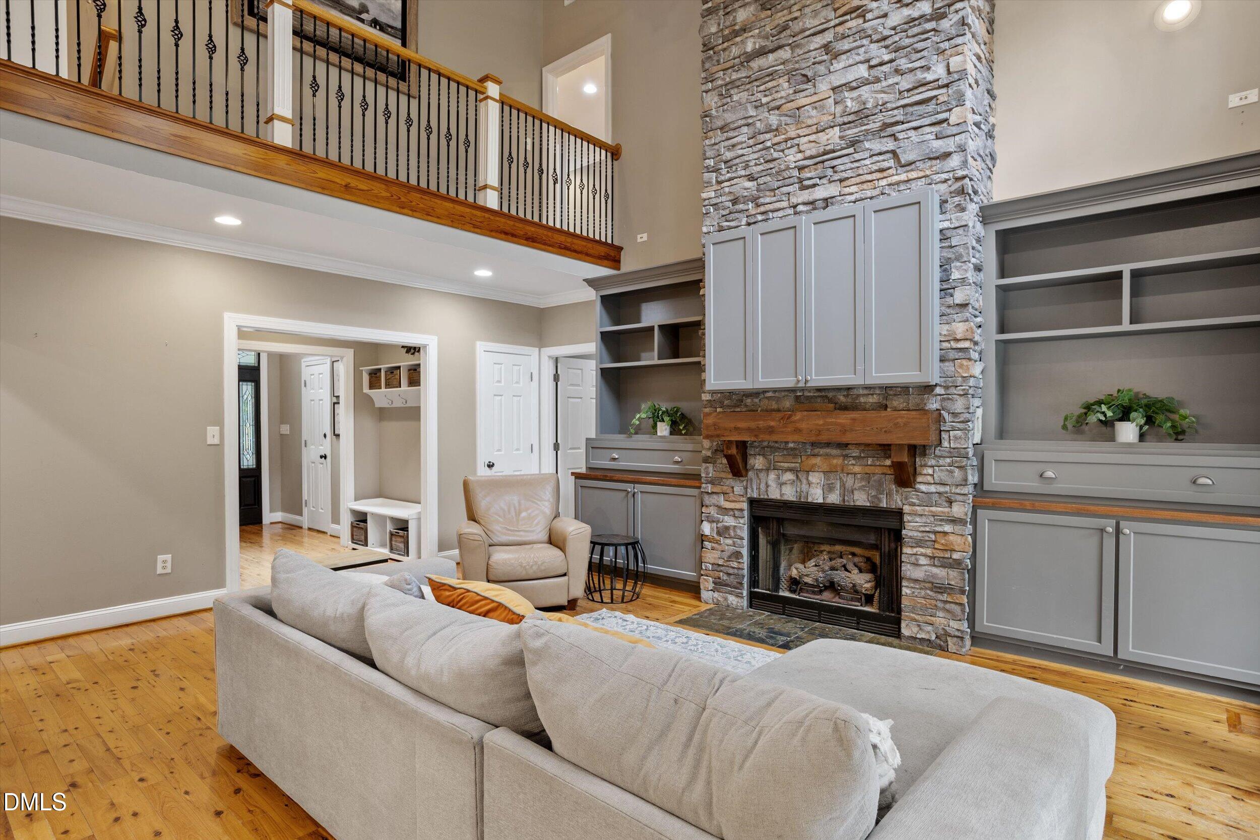 303 Bowen Road