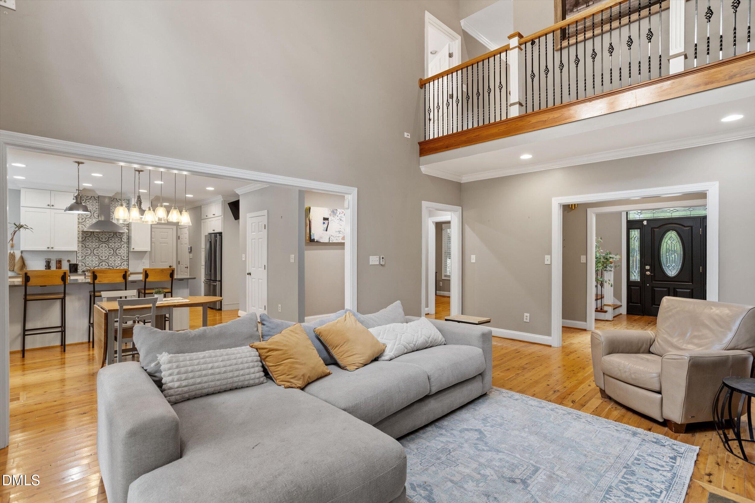 303 Bowen Road