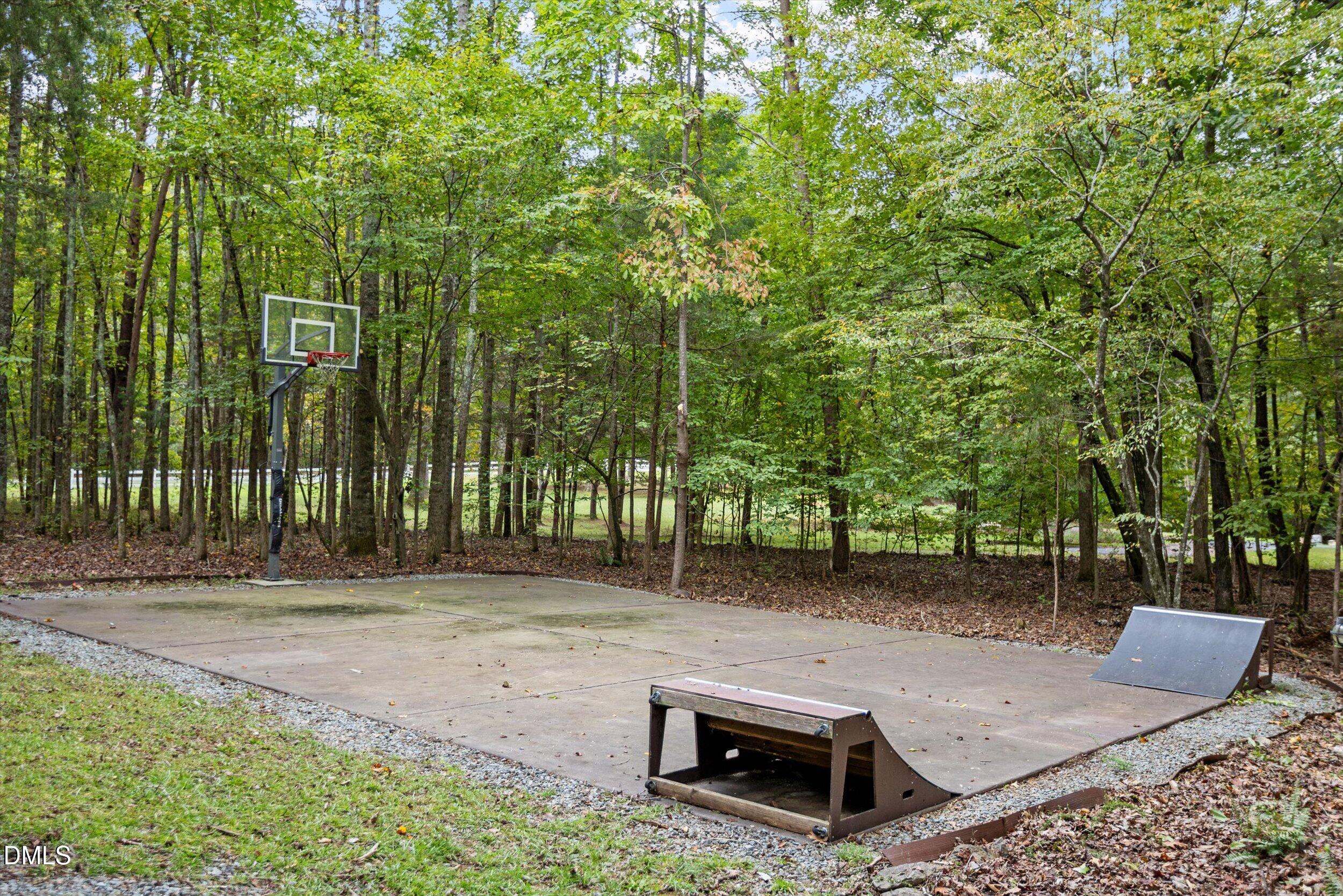 303 Bowen Road