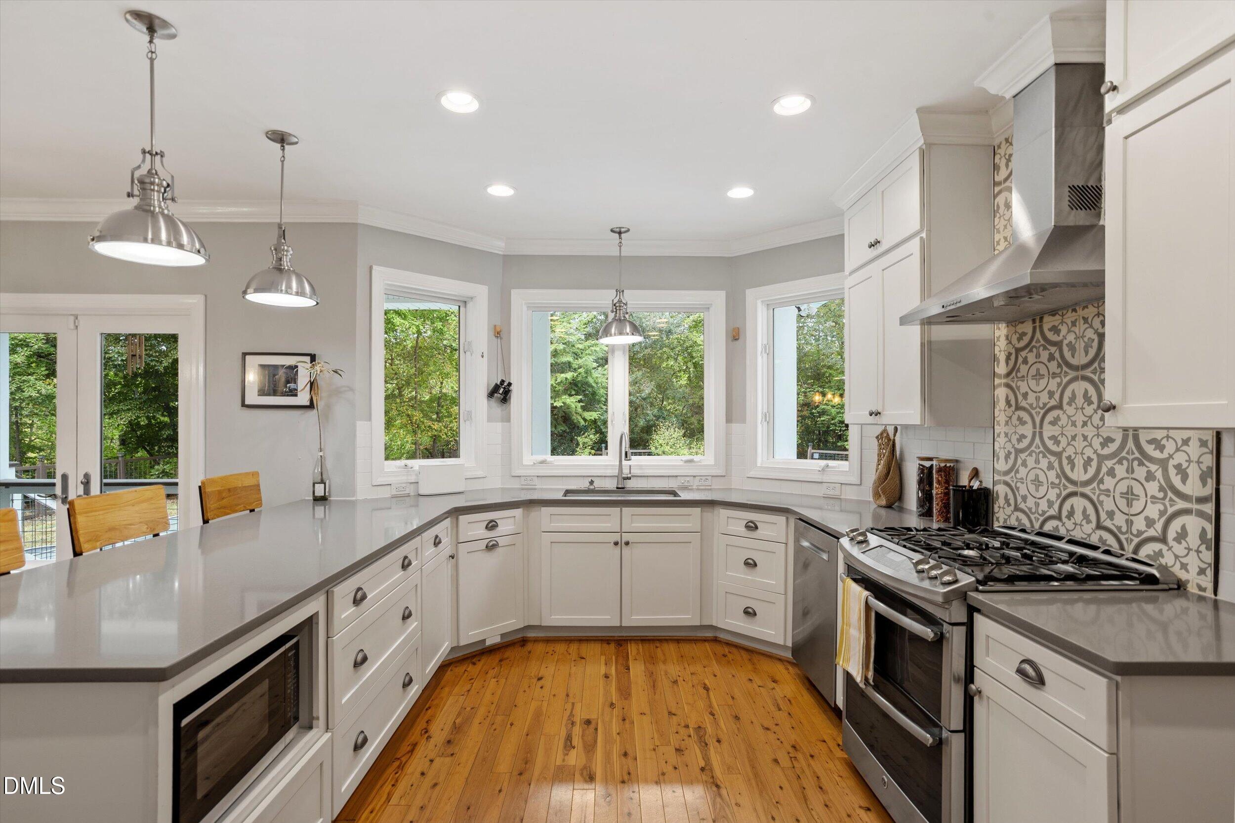 303 Bowen Road
