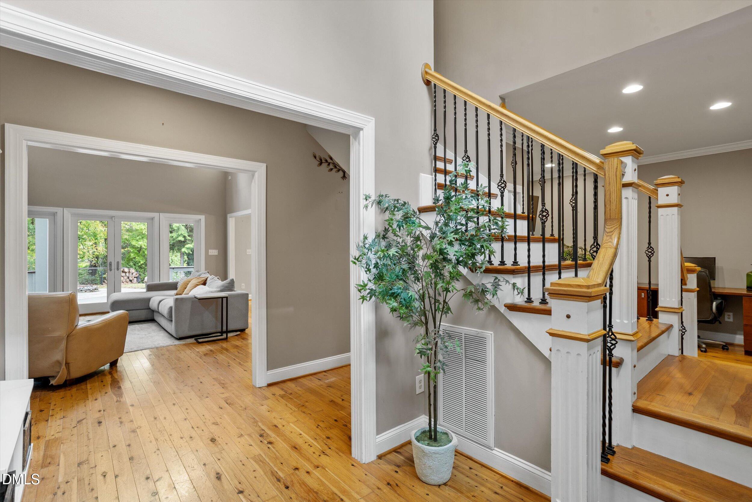 303 Bowen Road