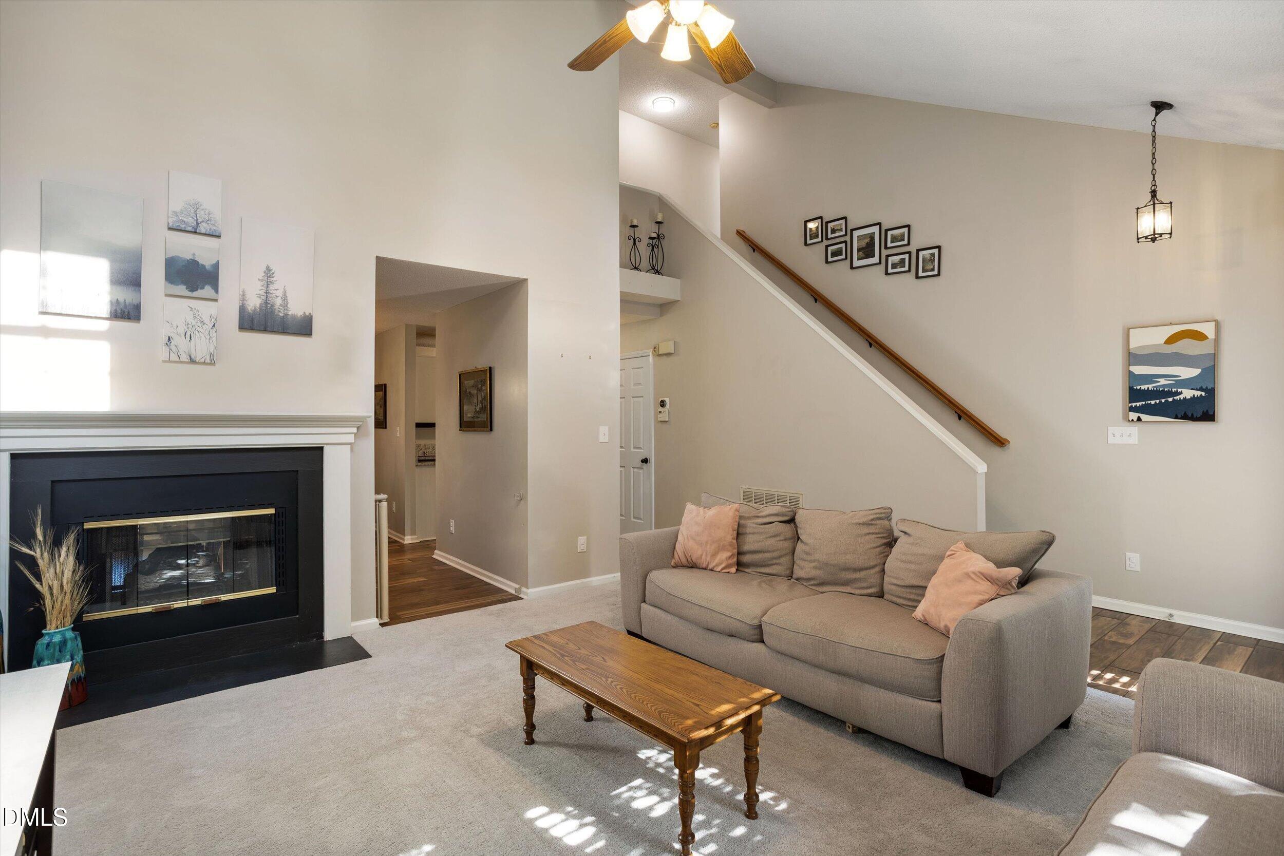 5112 Carolwood Lane