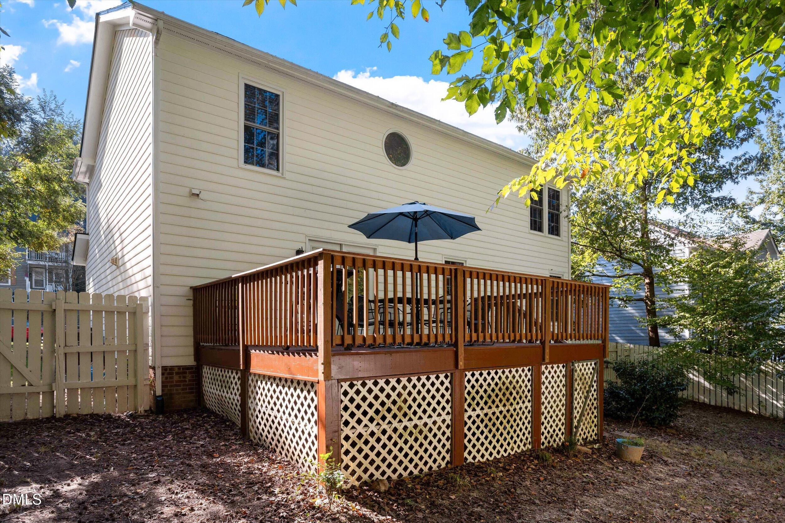 5112 Carolwood Lane