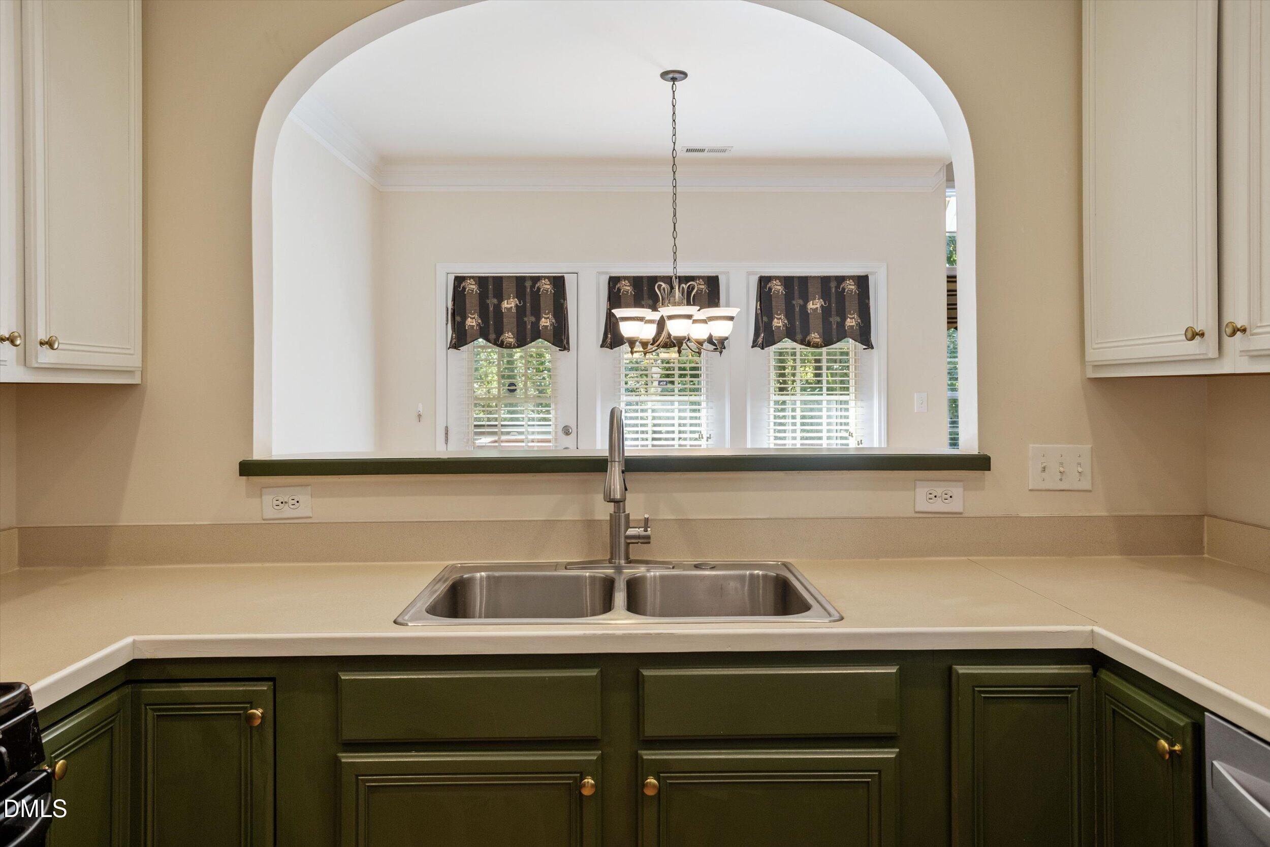 836 Saratoga Drive